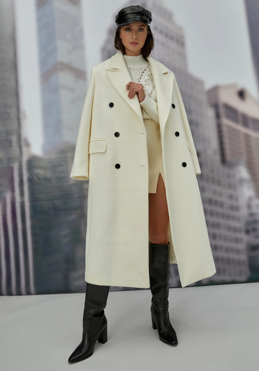 Kış beyazı “winter white” trendi, sezonun en popüler görünümlerini yaratıyor. Gündelik ve modaya uygun kış beyazı kombinleri yaratmak için kusursuz kış beyazı kombinlerini sizler için sıraladık.