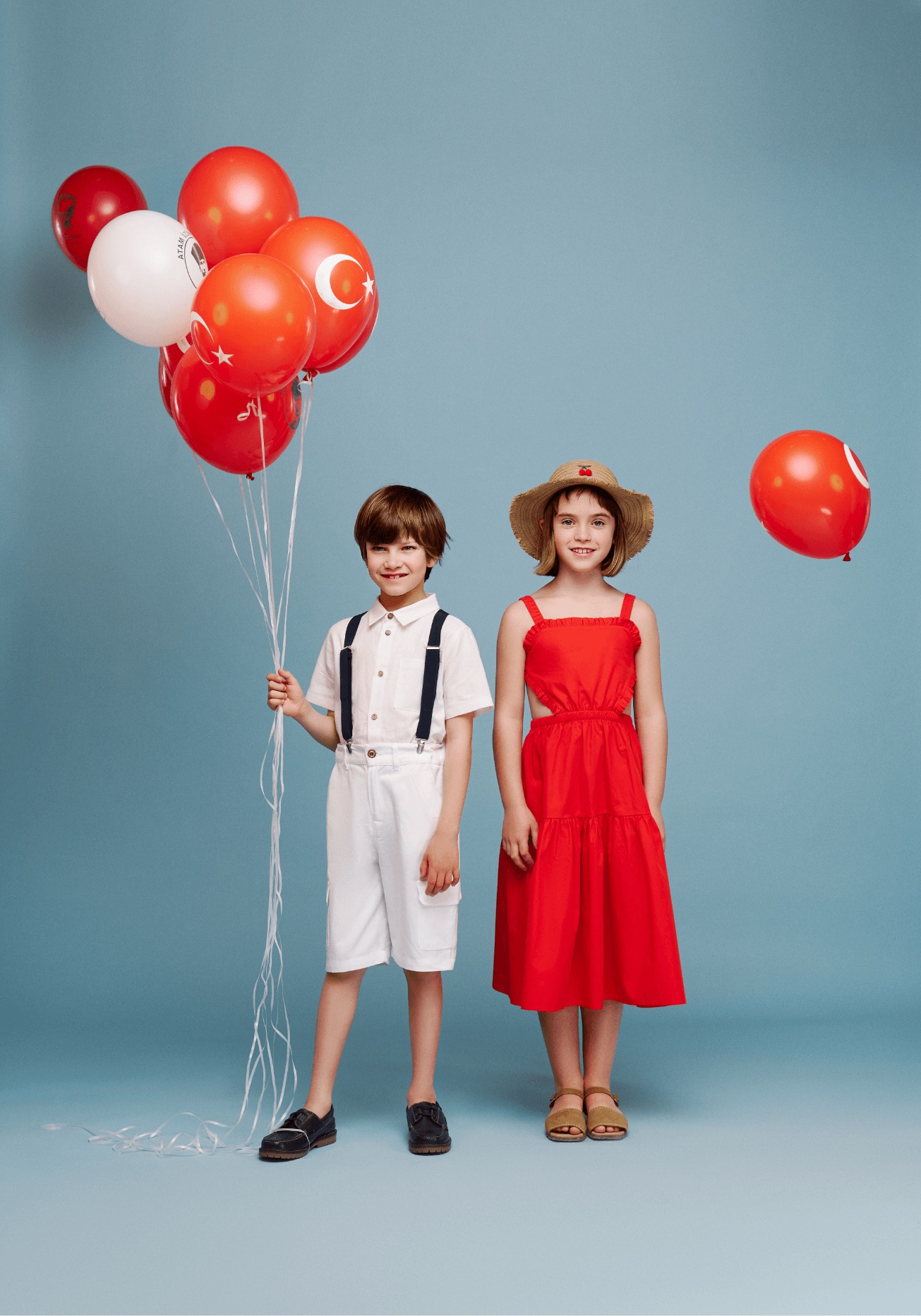 Dünyada çocuklara armağan edilmiş tek bayram olan 23 Nisan’ı gurur ve neşeyle kutluyoruz.