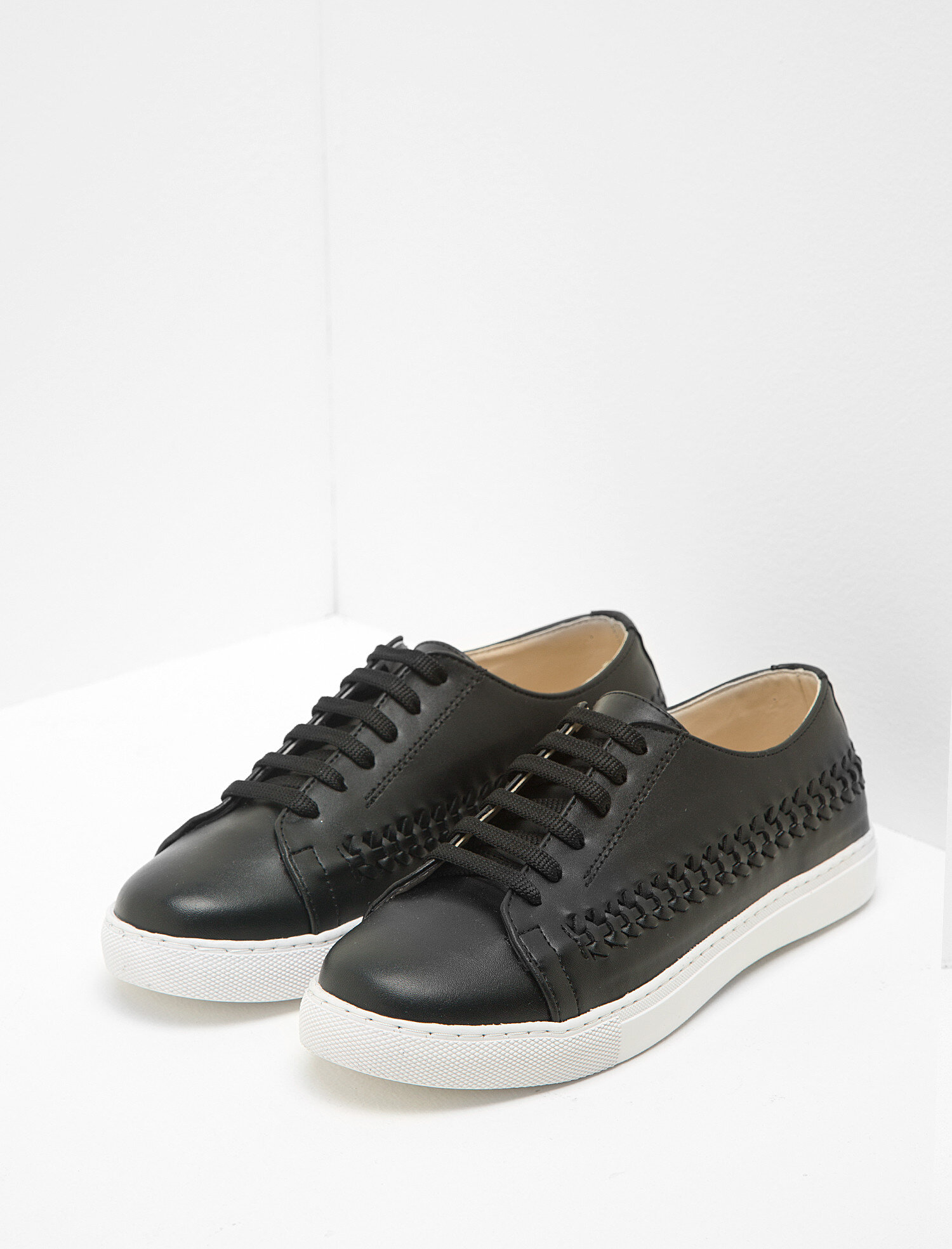  Kadın Bağcıklı Ayakkabı