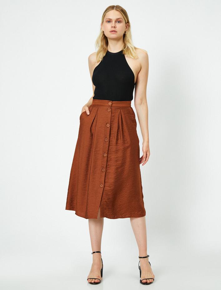  Düğme Detaylı Etek