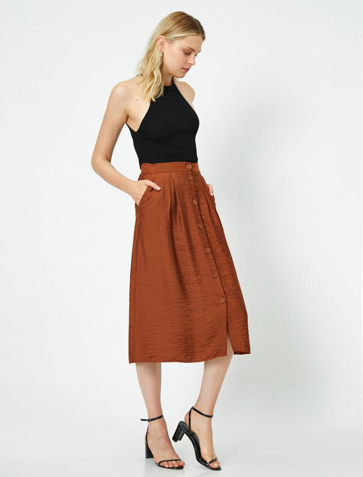  Düğme Detaylı Etek