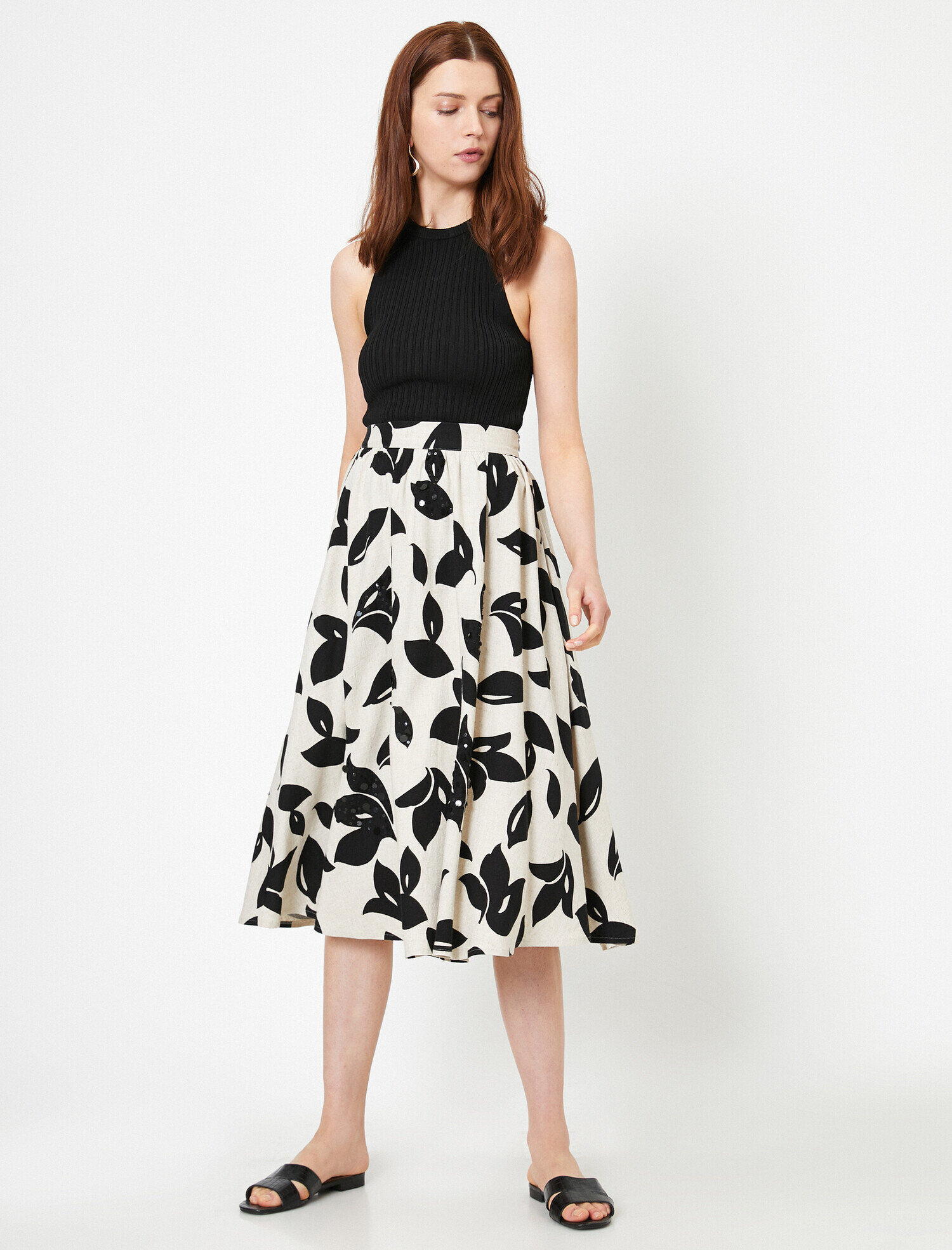 Feniks Meri ning külotlari va paypoqlari yigitni hayajonga solib qoya olmadi va u uni eshakda sikdi. Feniks Meri ning külotlari va paypoqlari yigitni hayajonga solib qoya olmadi va u uni eshakda sikdi.