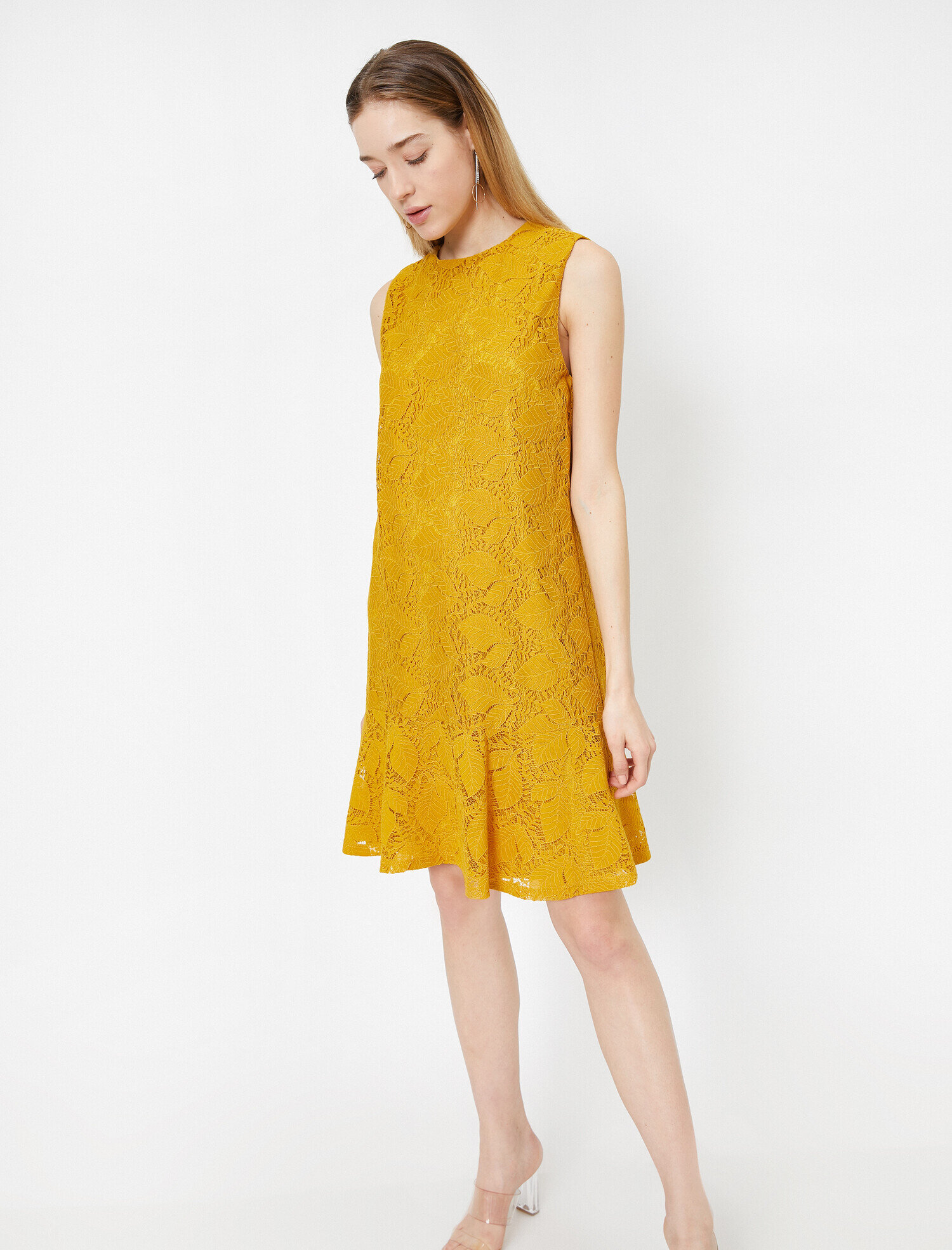   Dantel Detaylı Elbise