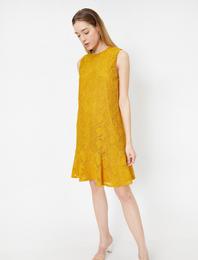 Dantel Detaylı Elbise