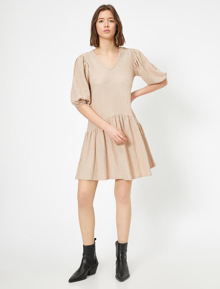  Büzgü Detaylı V Yaka Mini Elbise