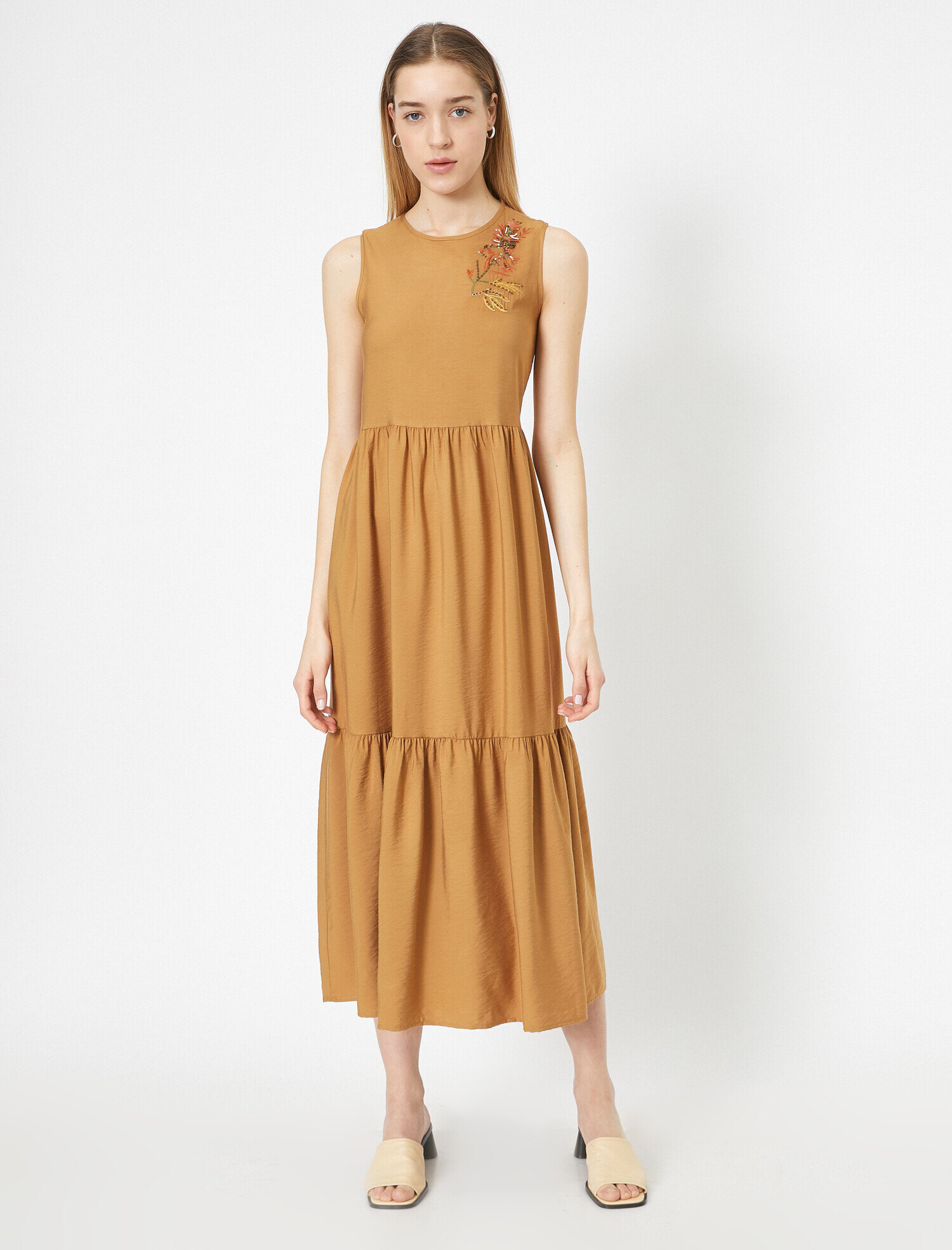   Yakası Çiçek İşleme Detaylı Uzun Poplin Elbise