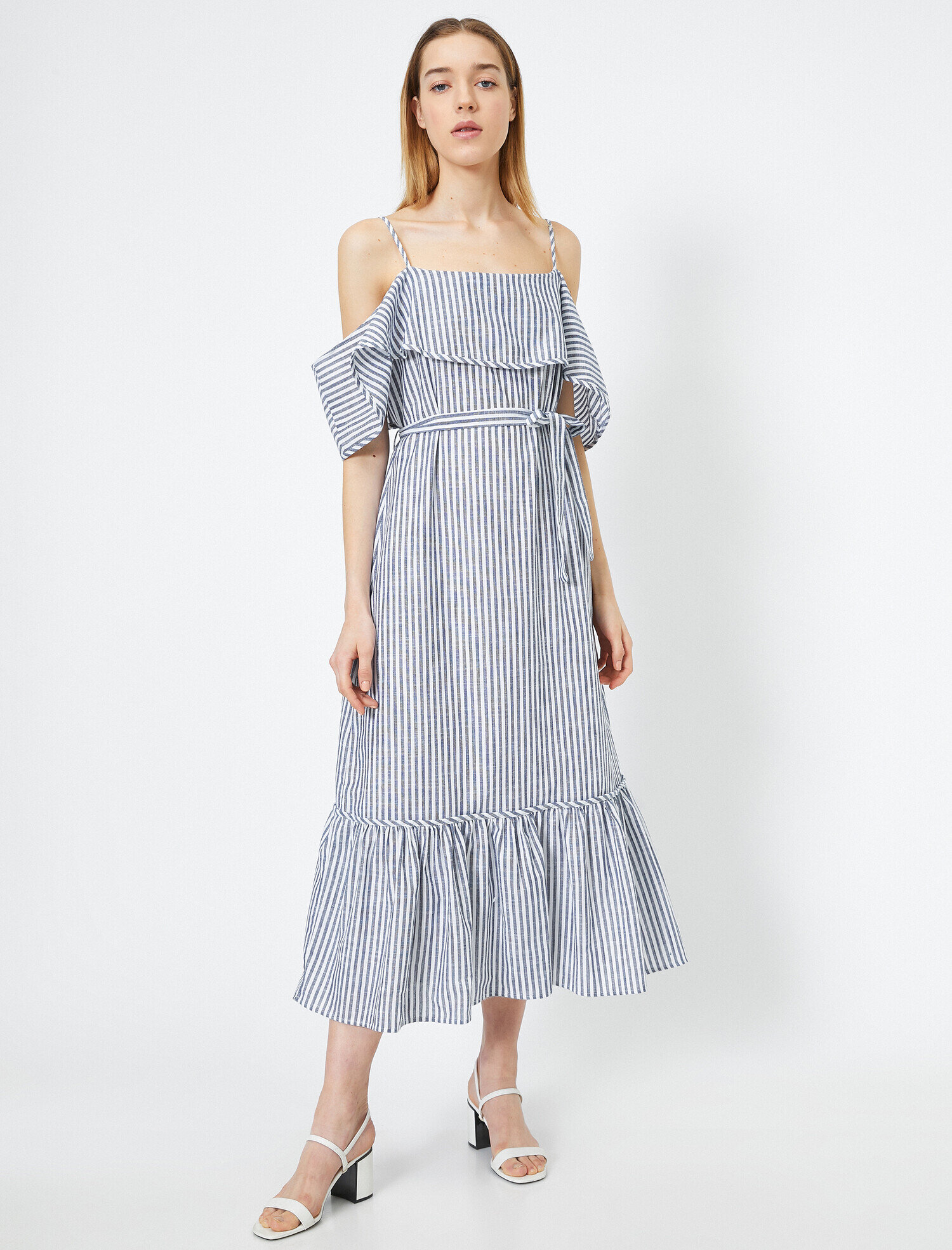   Fiyonk Detaylı Elbise