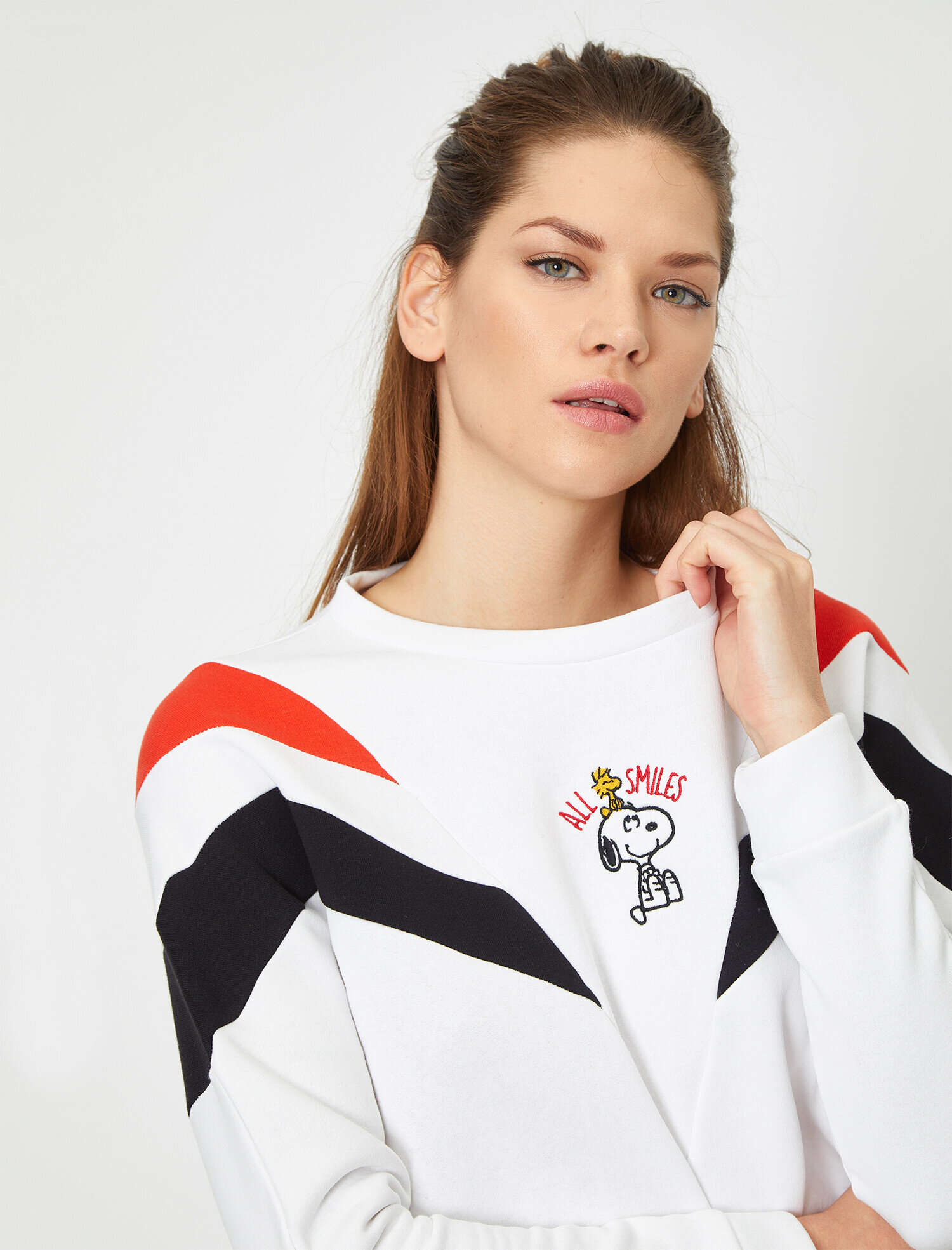   Snoopy Lisanslı Nakışlı Sweatshirt