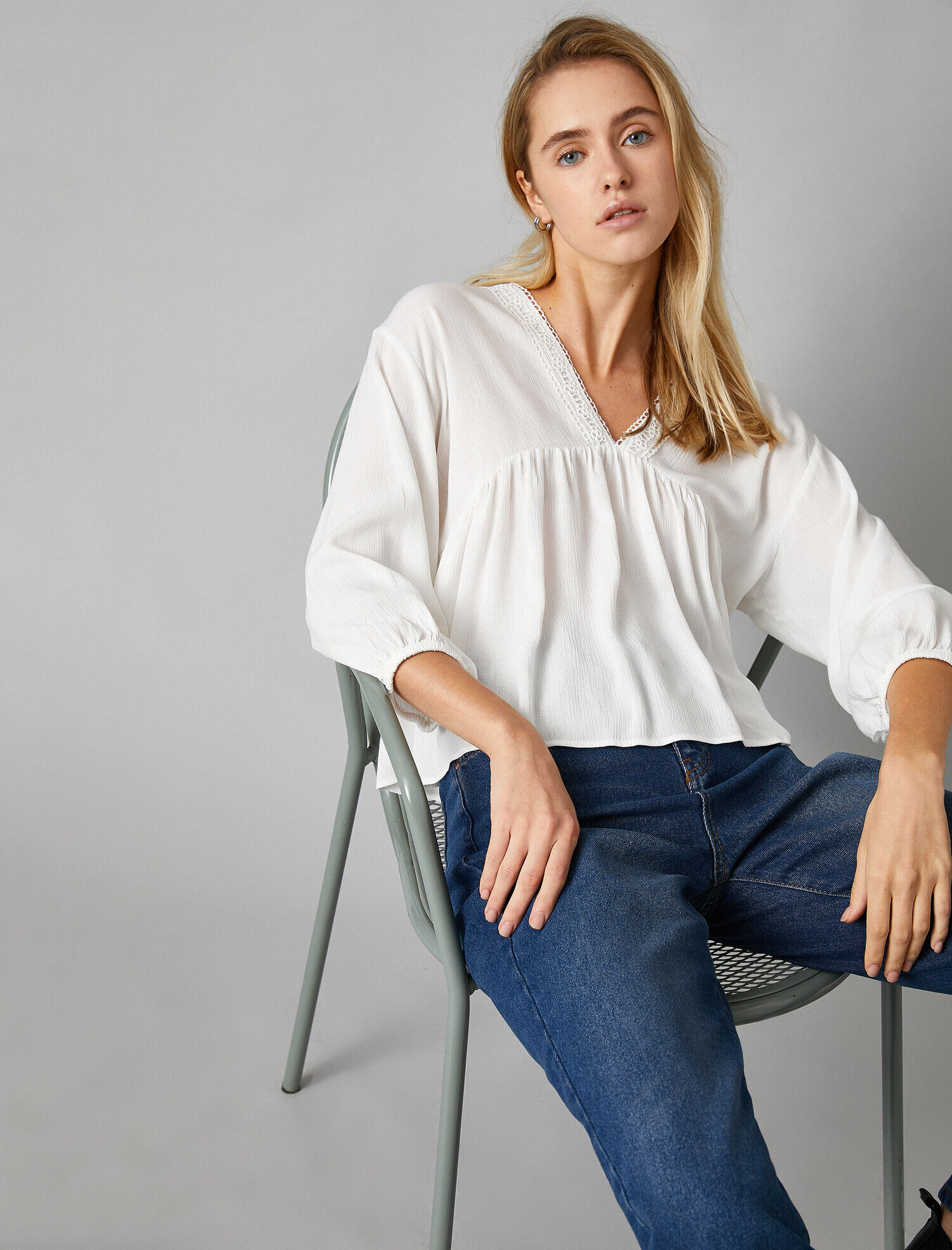   Uzun Kollu V Yaka Dantelli Bluz