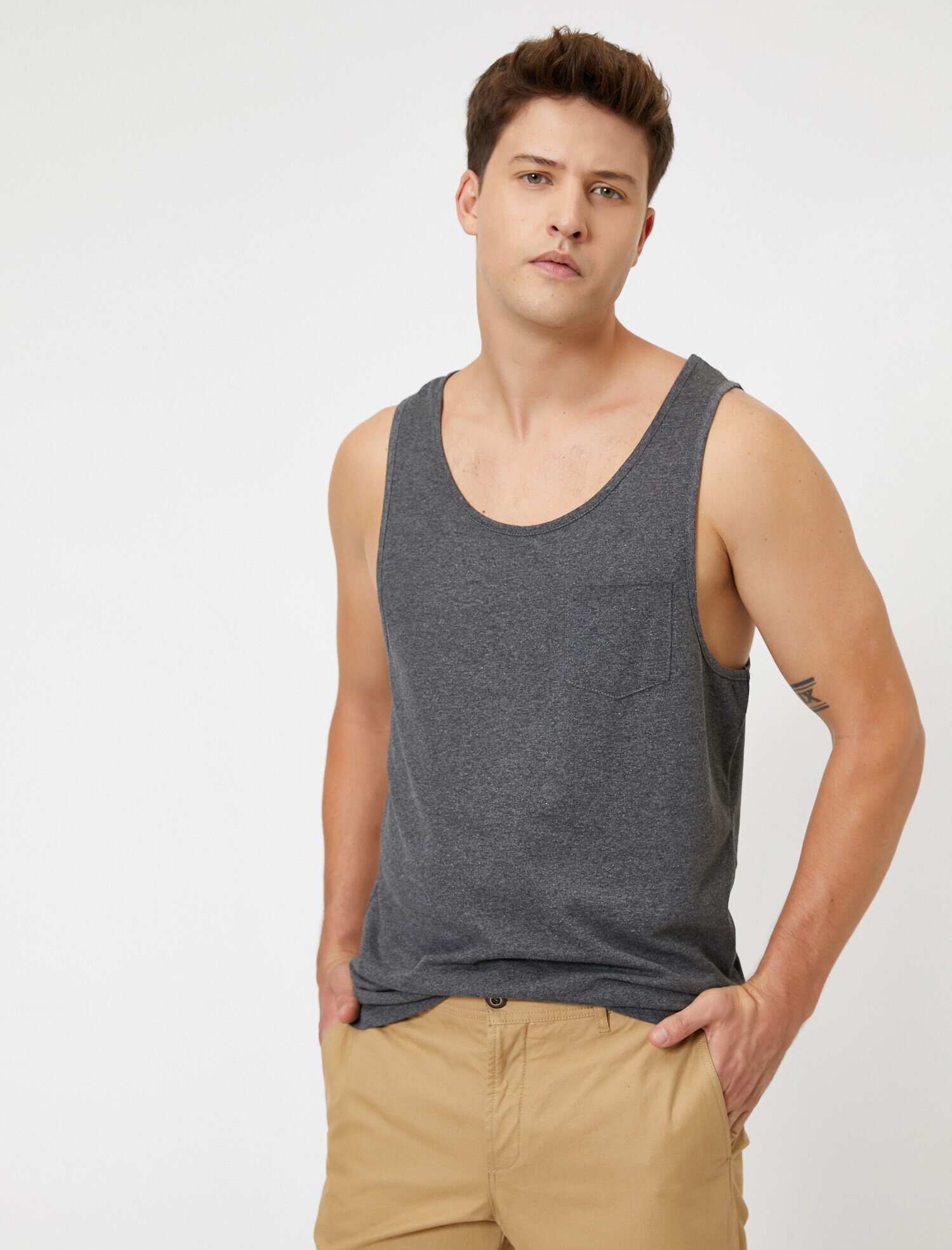   Yuvarlak Yaka Kolsuz Basic Atlet