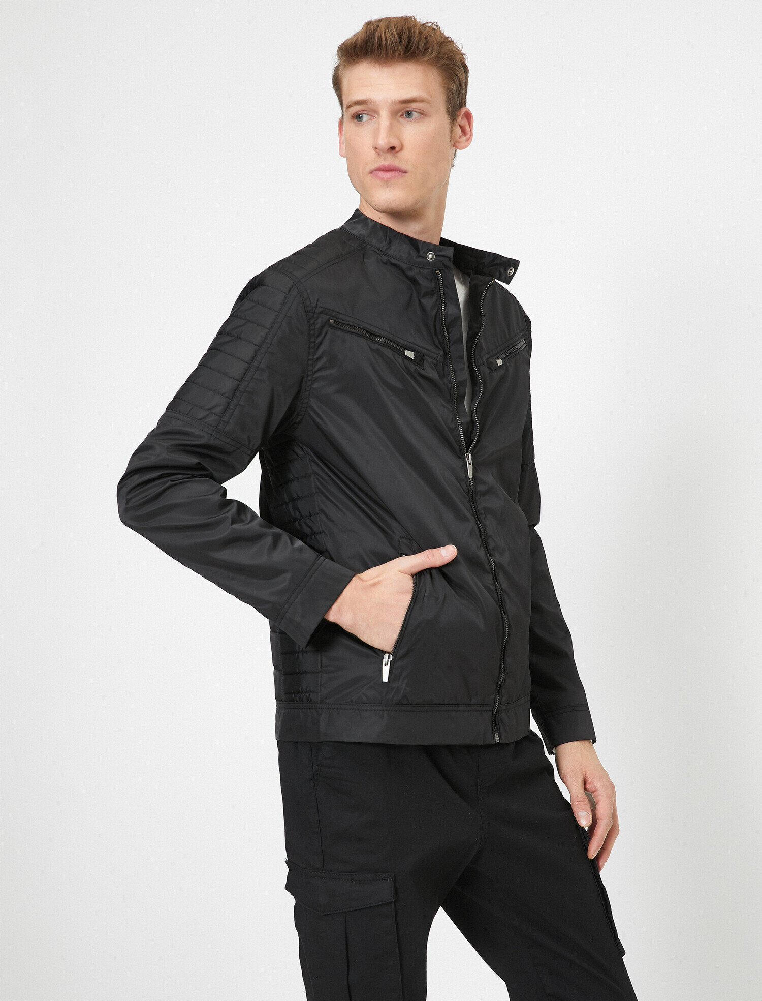   Omzu Dikiş Detaylı Fermuarlı Mont