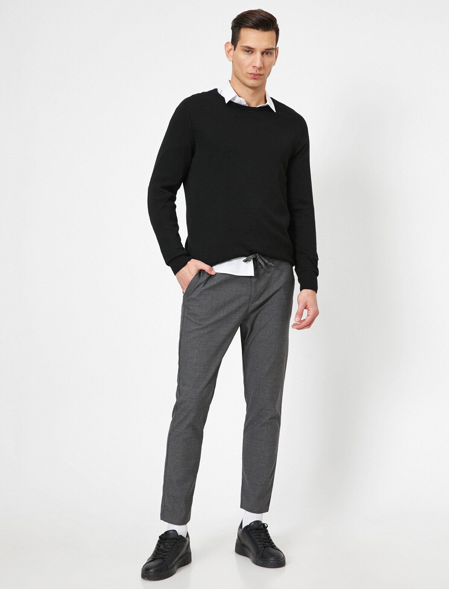   Beli Bağlamalı ve Lastikli Kareli Rahat Kesim Pantolon