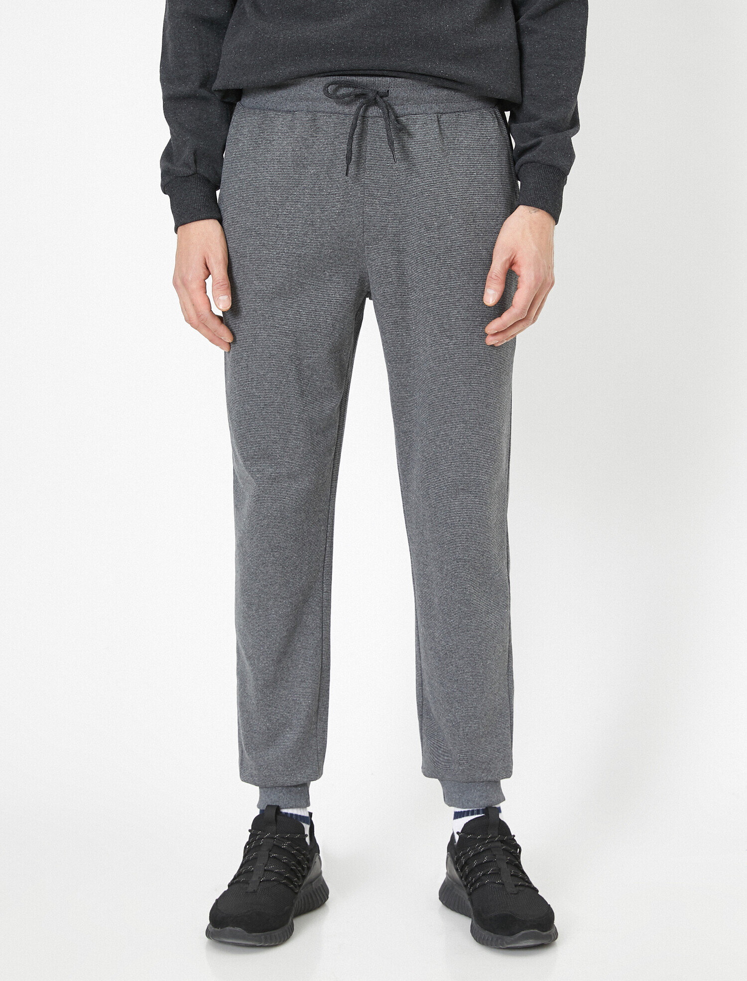   Çizgili Kumaş Detaylı Beli Bağlamalı Cepli Jogger Eşofman Altı