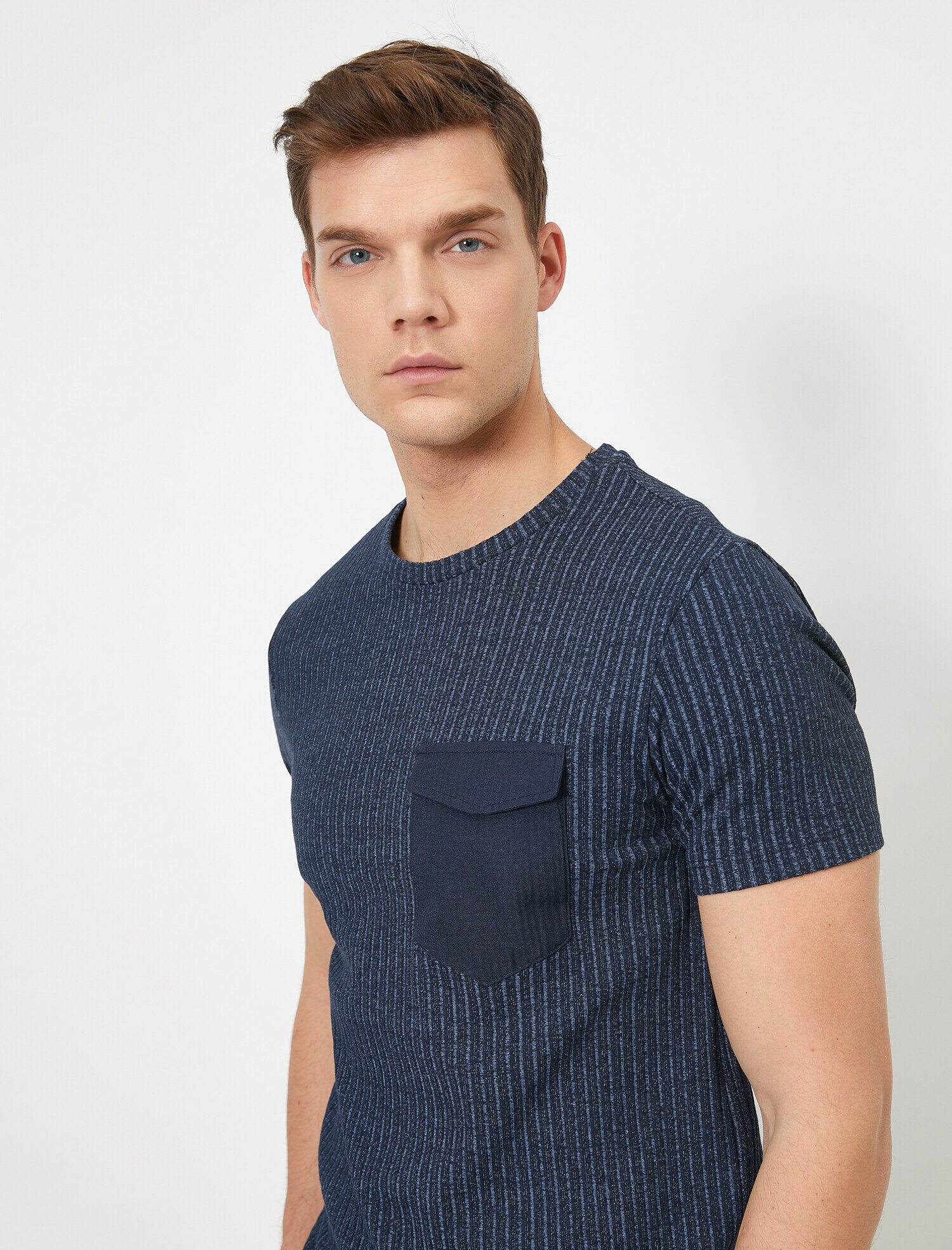   Bisiklet Yaka Slim Fit Tişört Kazak