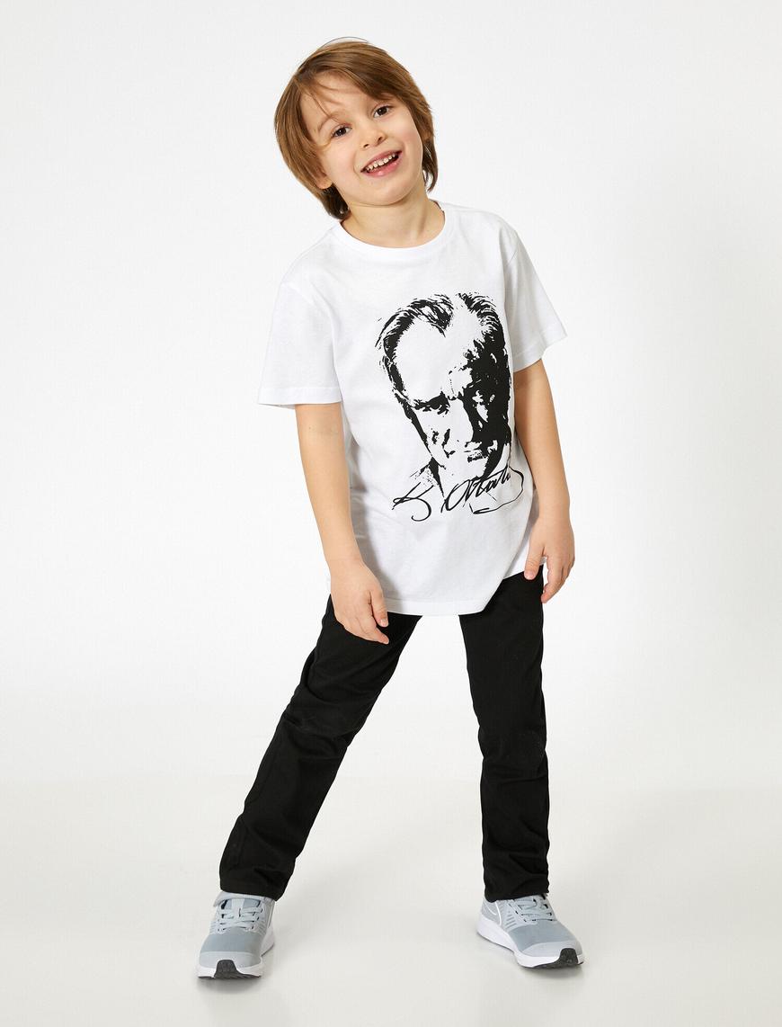  Erkek Çocuk Pamuklu Atatürk Baskılı Tişört