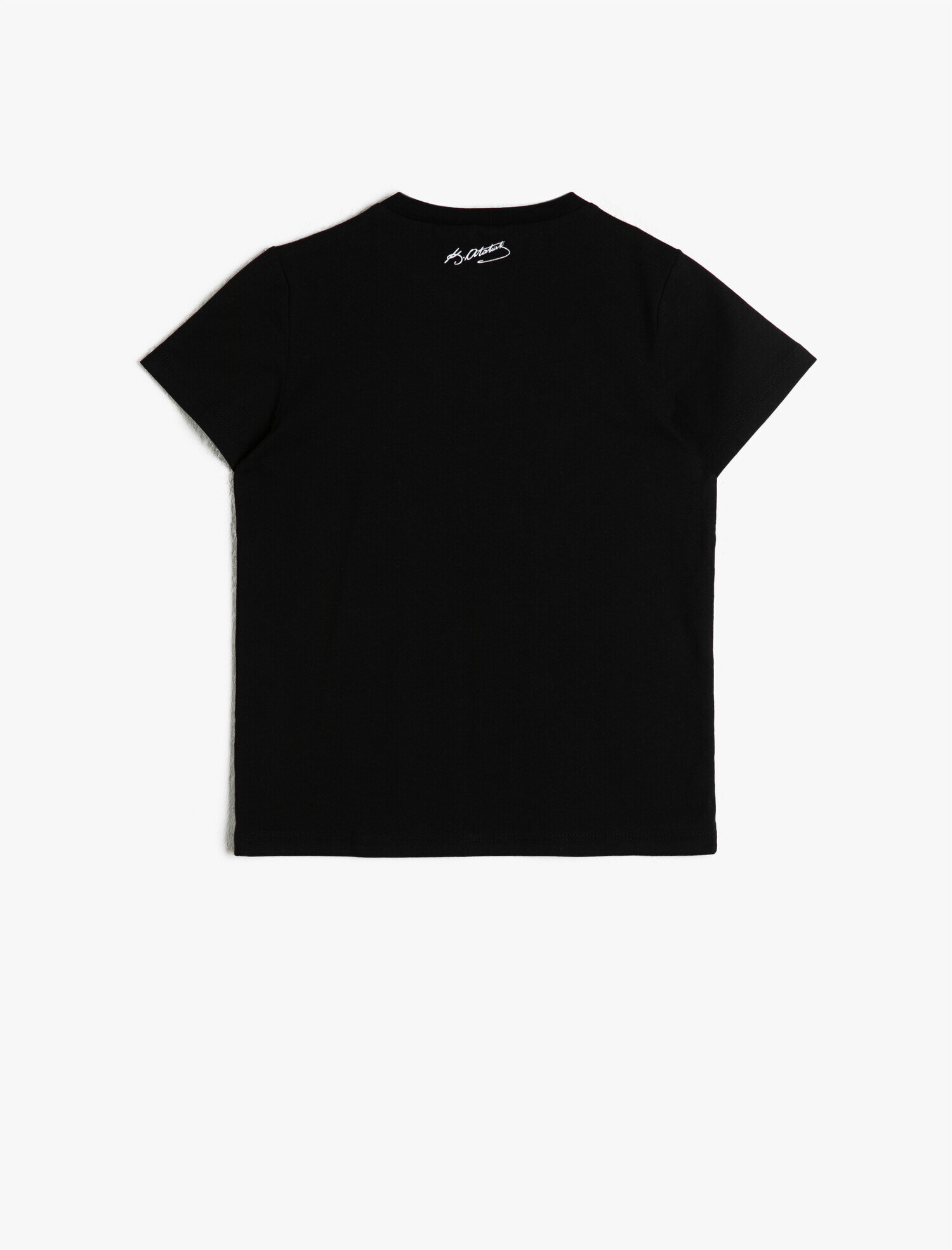  Erkek Çocuk Atatürk Baskılı Tişört