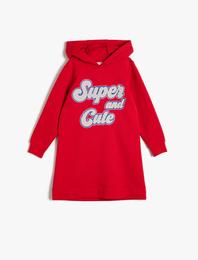 Havlu İşlemeli Kapüşonlu Bol Kesim Kalın Sweatshirt Kumaşından Orta Boy Elbise