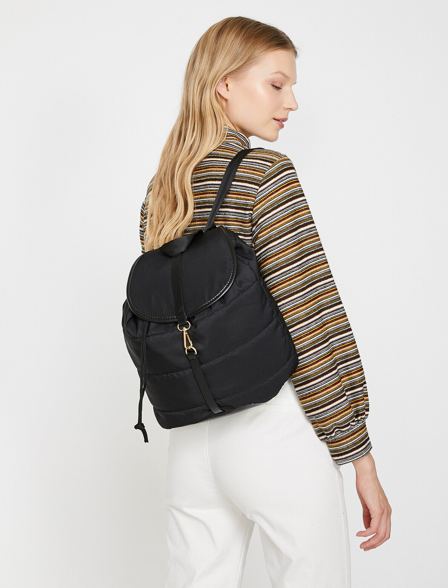  Kadın Deri Detaylı Sırt Çantası