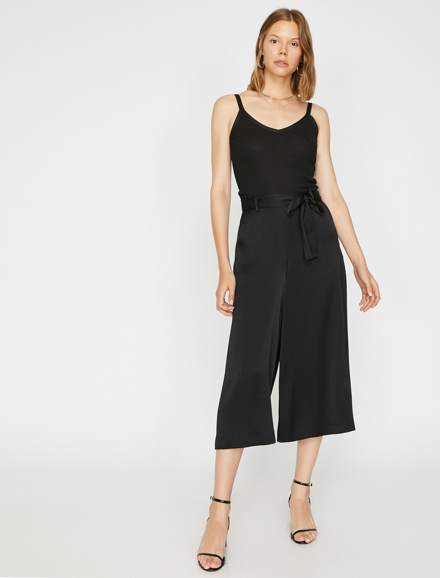   Kemer Detaylı Pantolon