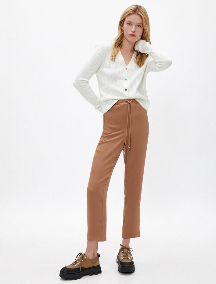  Beli Bağlama Detaylı Pantolon