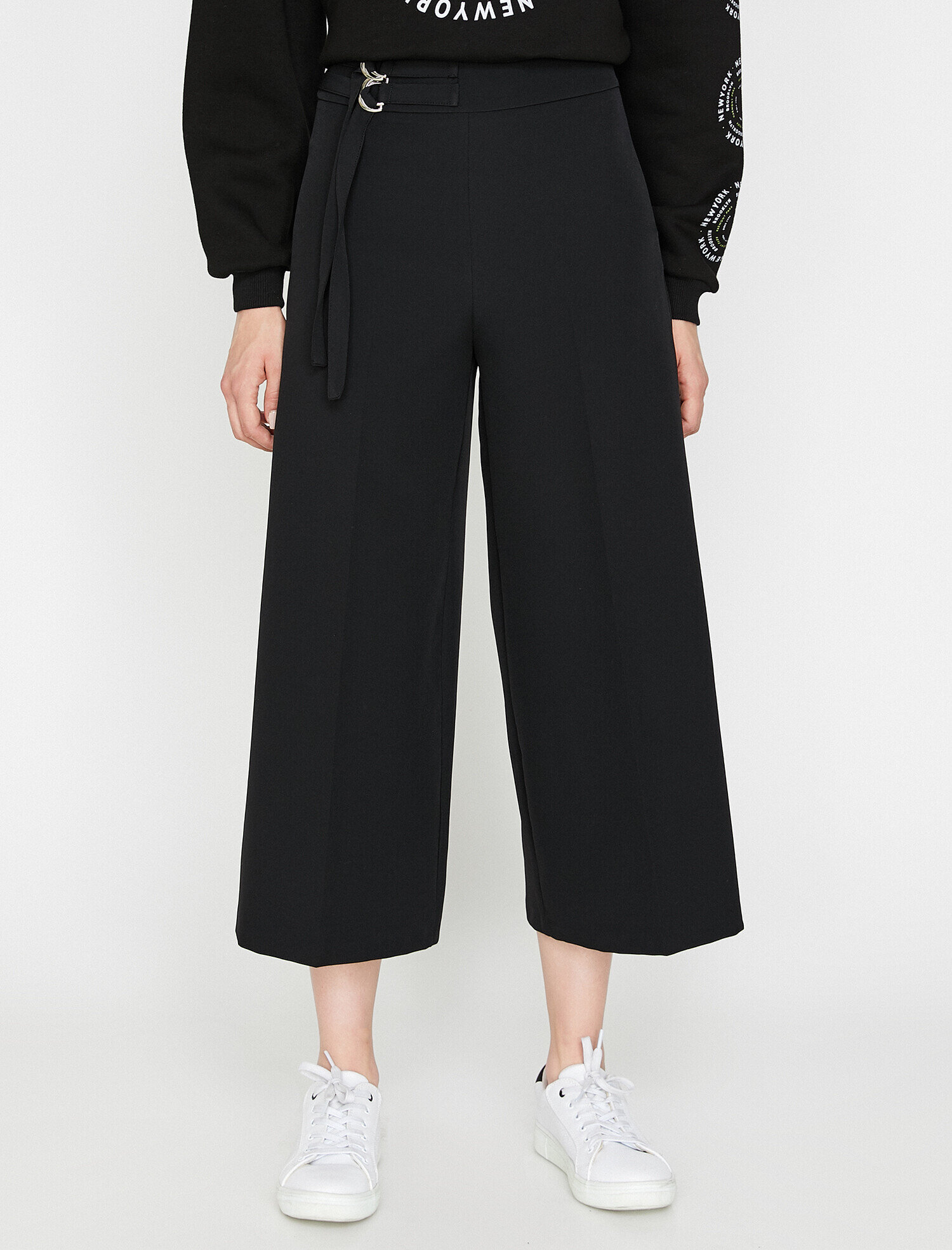   Kemer Detaylı Pantolon