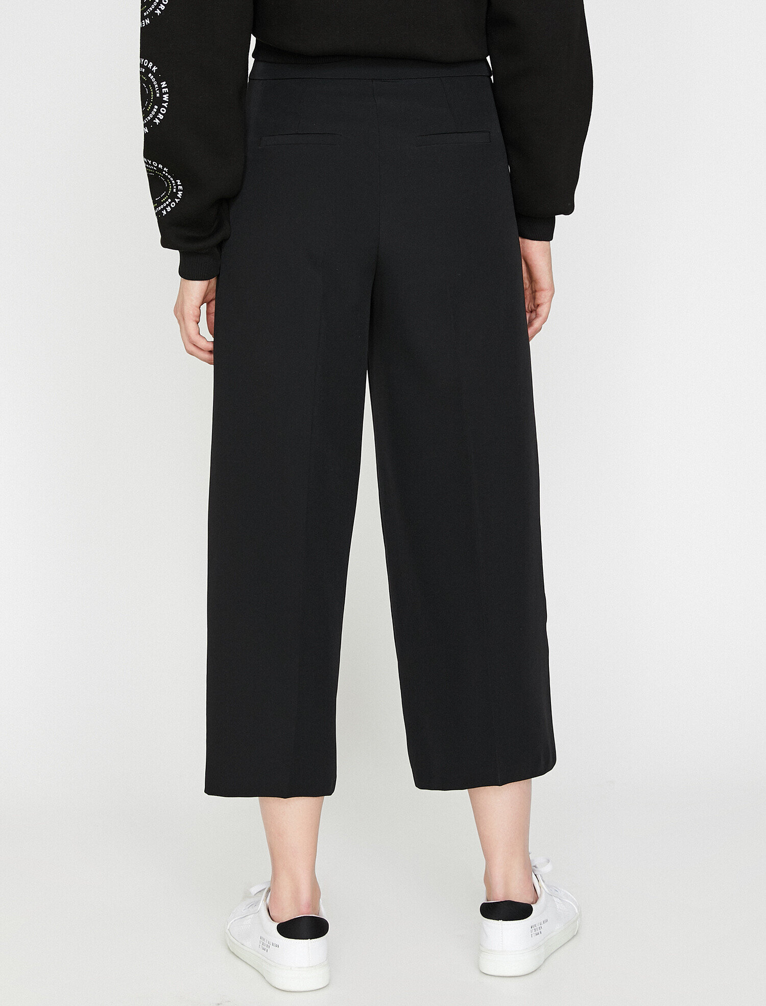   Kemer Detaylı Pantolon