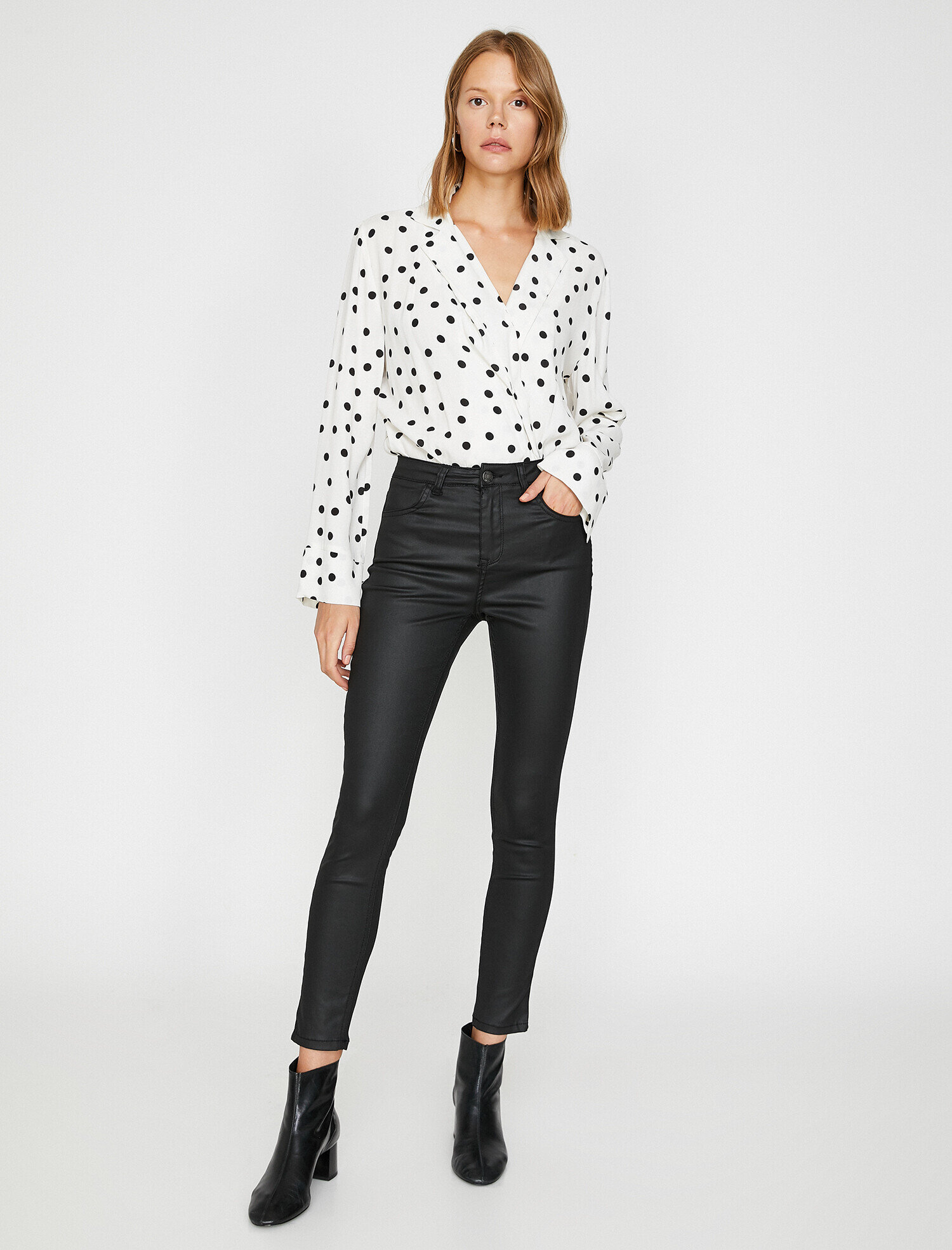   Deri Görünümlü Pantolon