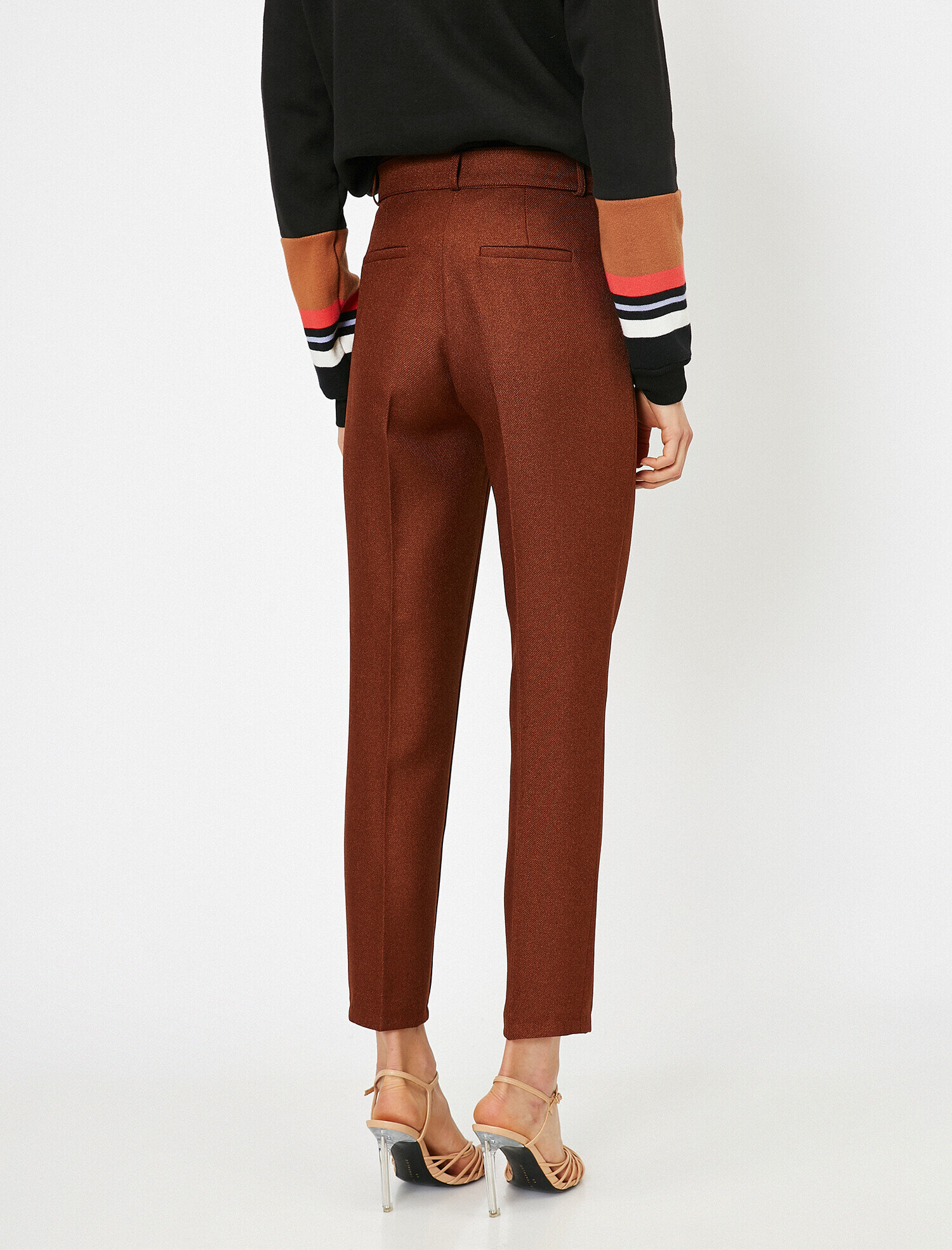   Düğme Detaylı Tişört