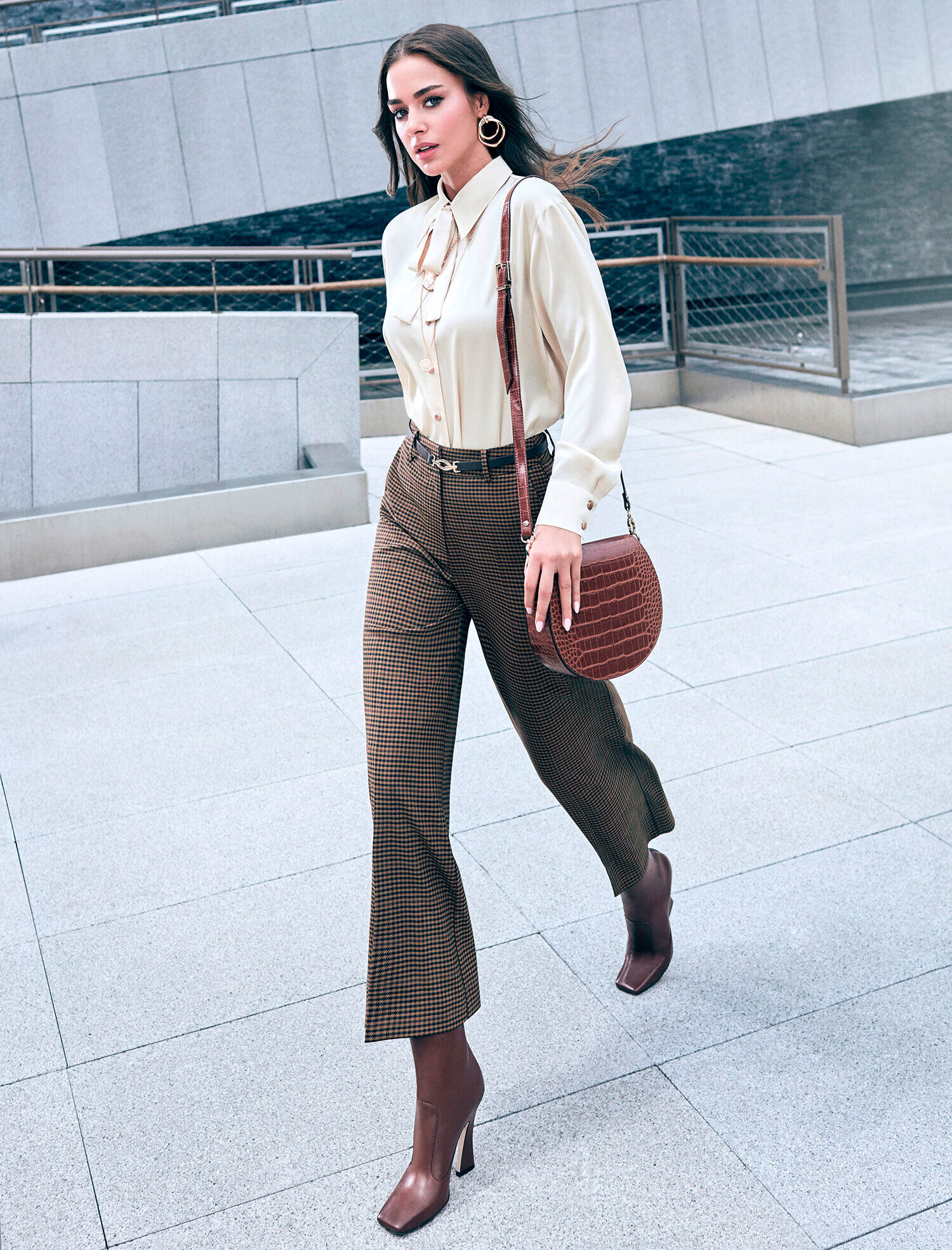   Bağlama Detaylı Gömlek