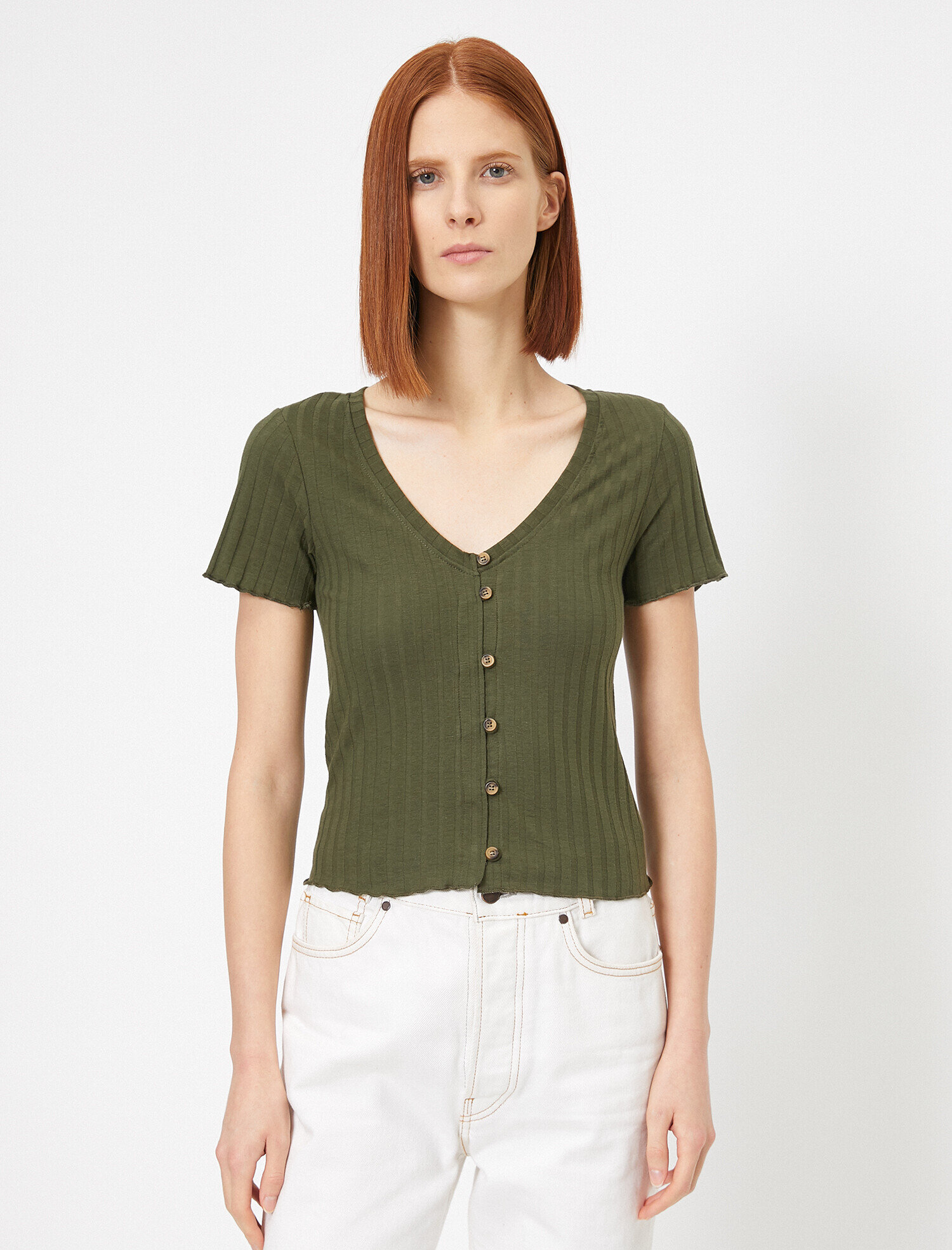   Fitilli Düğme Detaylı V Yaka Tişört