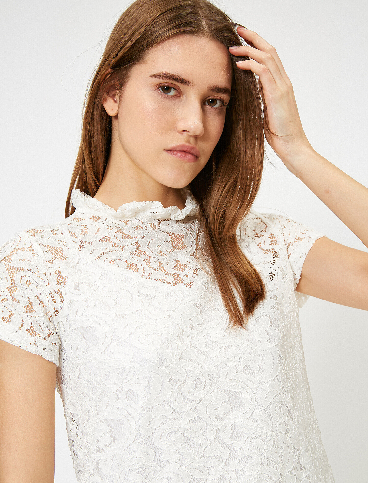   Dantel Detaylı Bisiklet Yaka Tişört