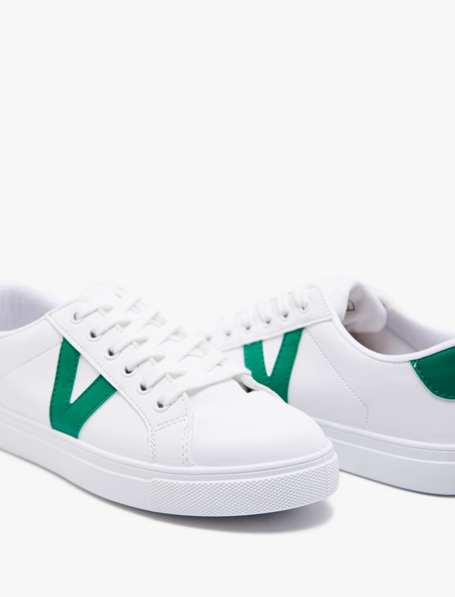  Kadın Bağcıklı Spor Ayakkabı