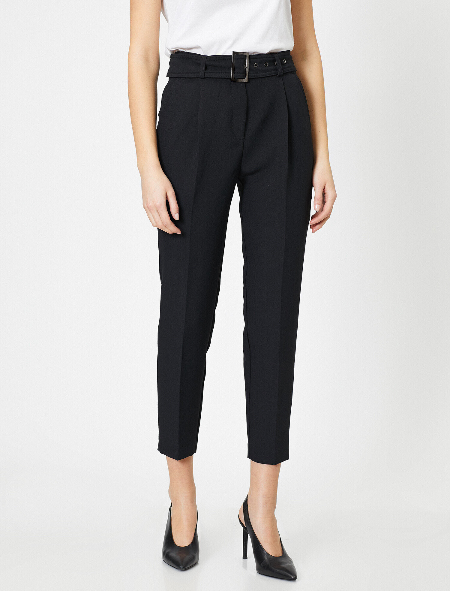   Kemerli Havuç Kesim Pantolon