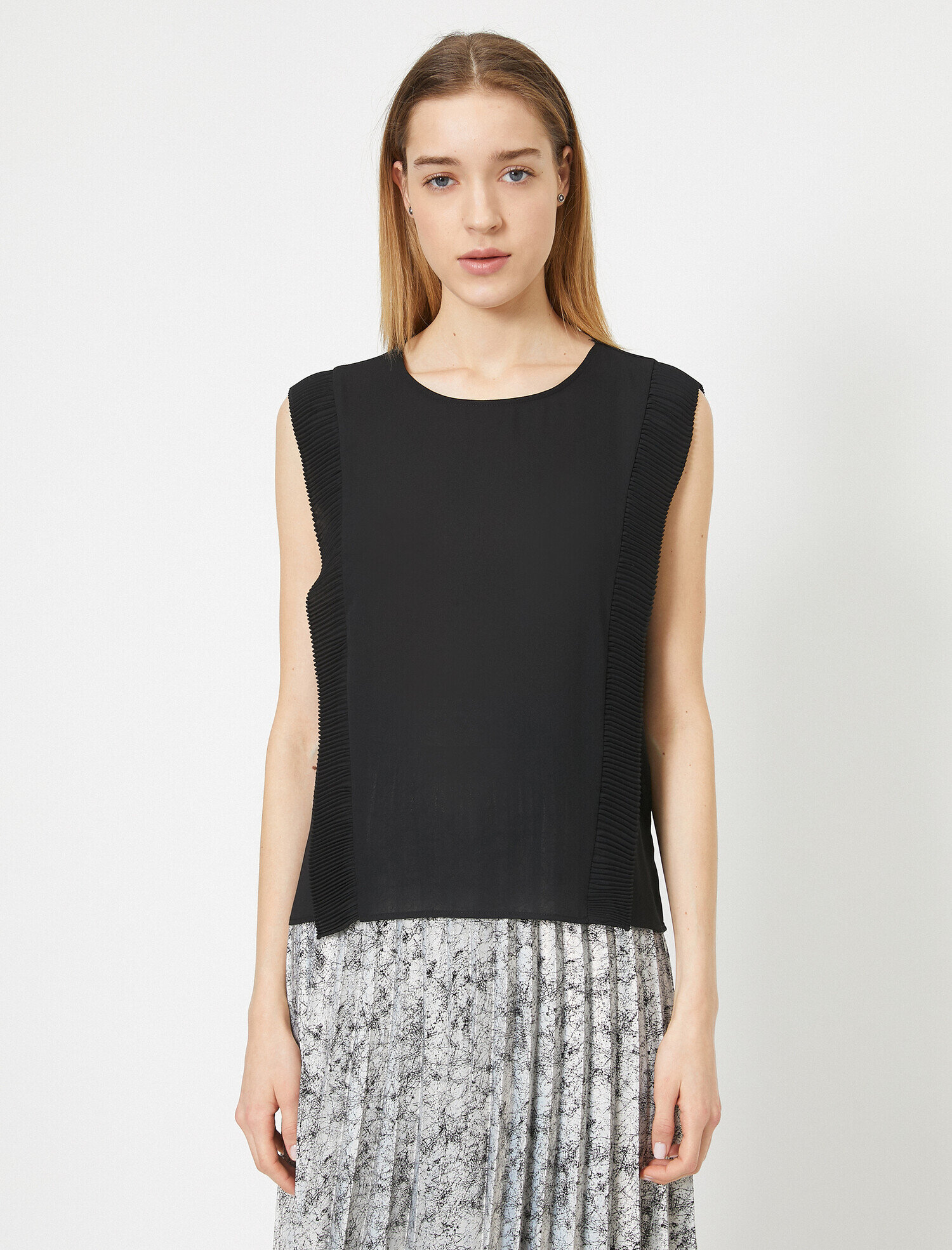   Kısa Kollu Volanlı Bluz