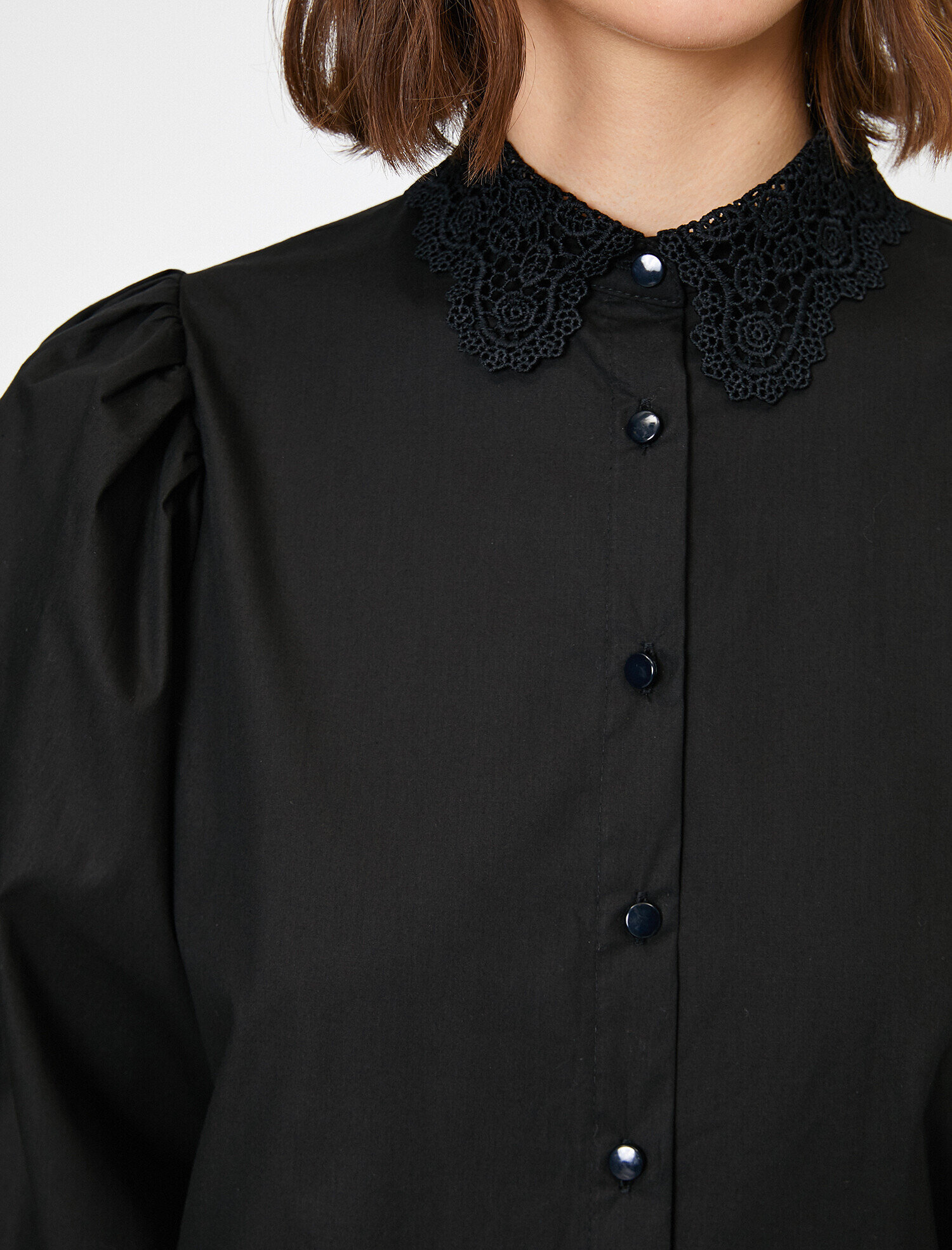   Balon Kollu Dantel Yaka Detaylı Gömlek