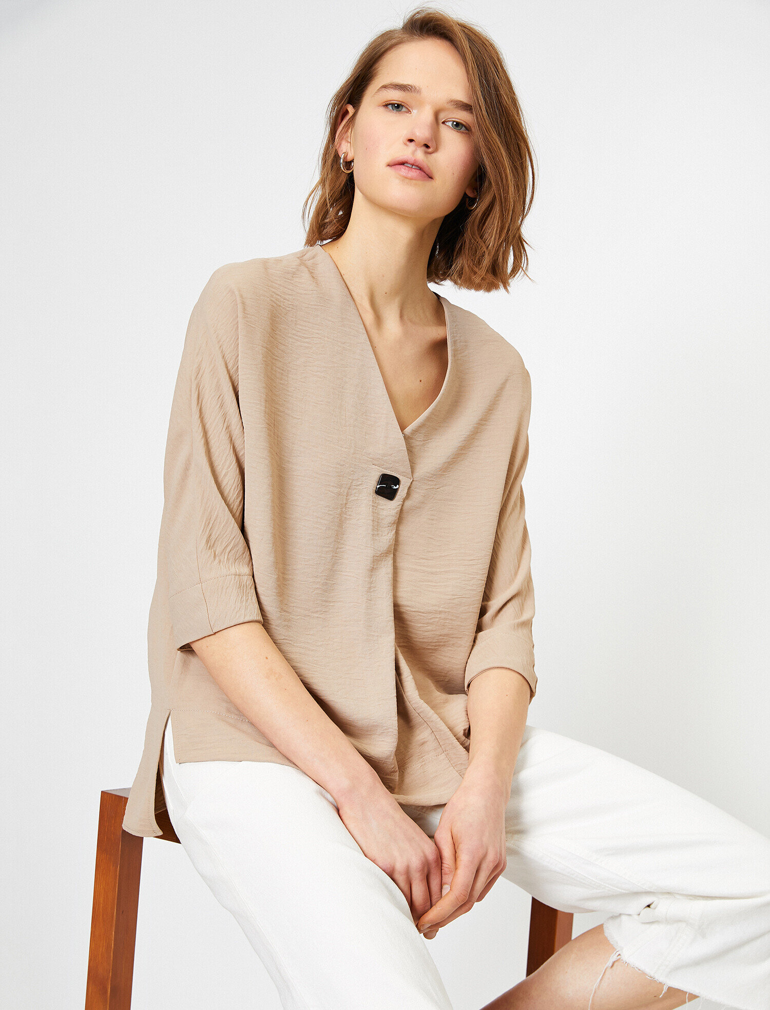   Düğme Detaylı Dökümlü Bluz