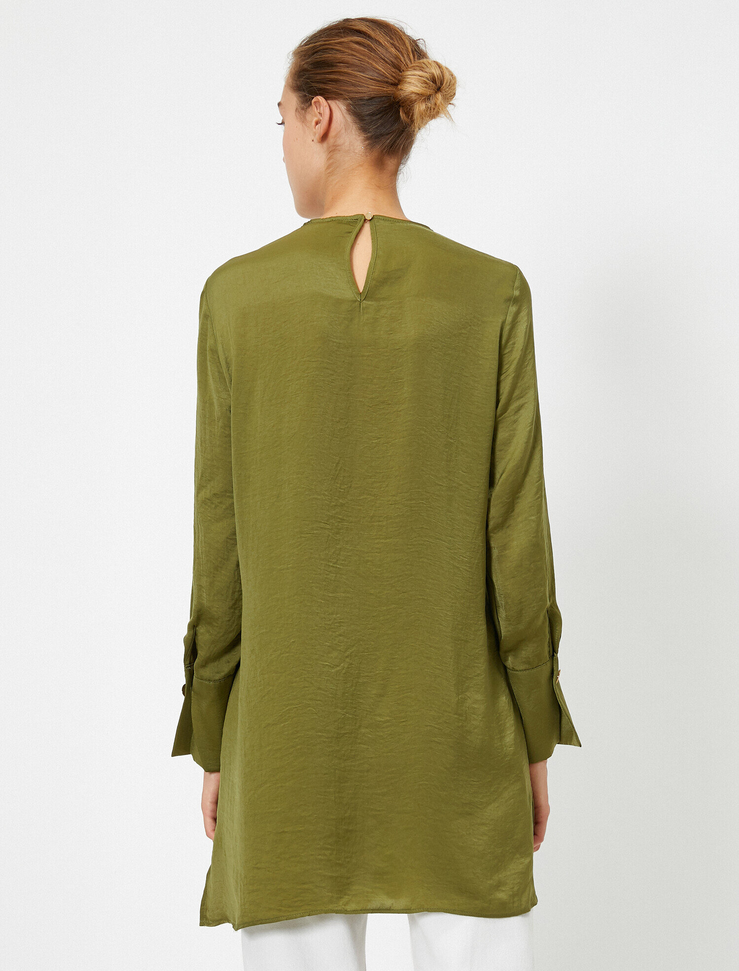   Uzun Kollu Düğme Detaylı Tunik