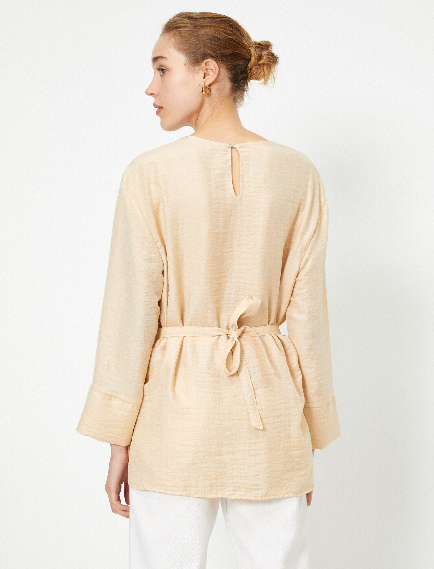   Bisiklet Yaka Uzun Kolu Fırfır Detaylı Bluz