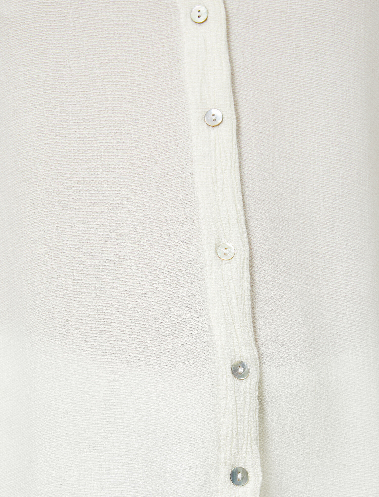   V Yaka Uzun Kollu Gömlek