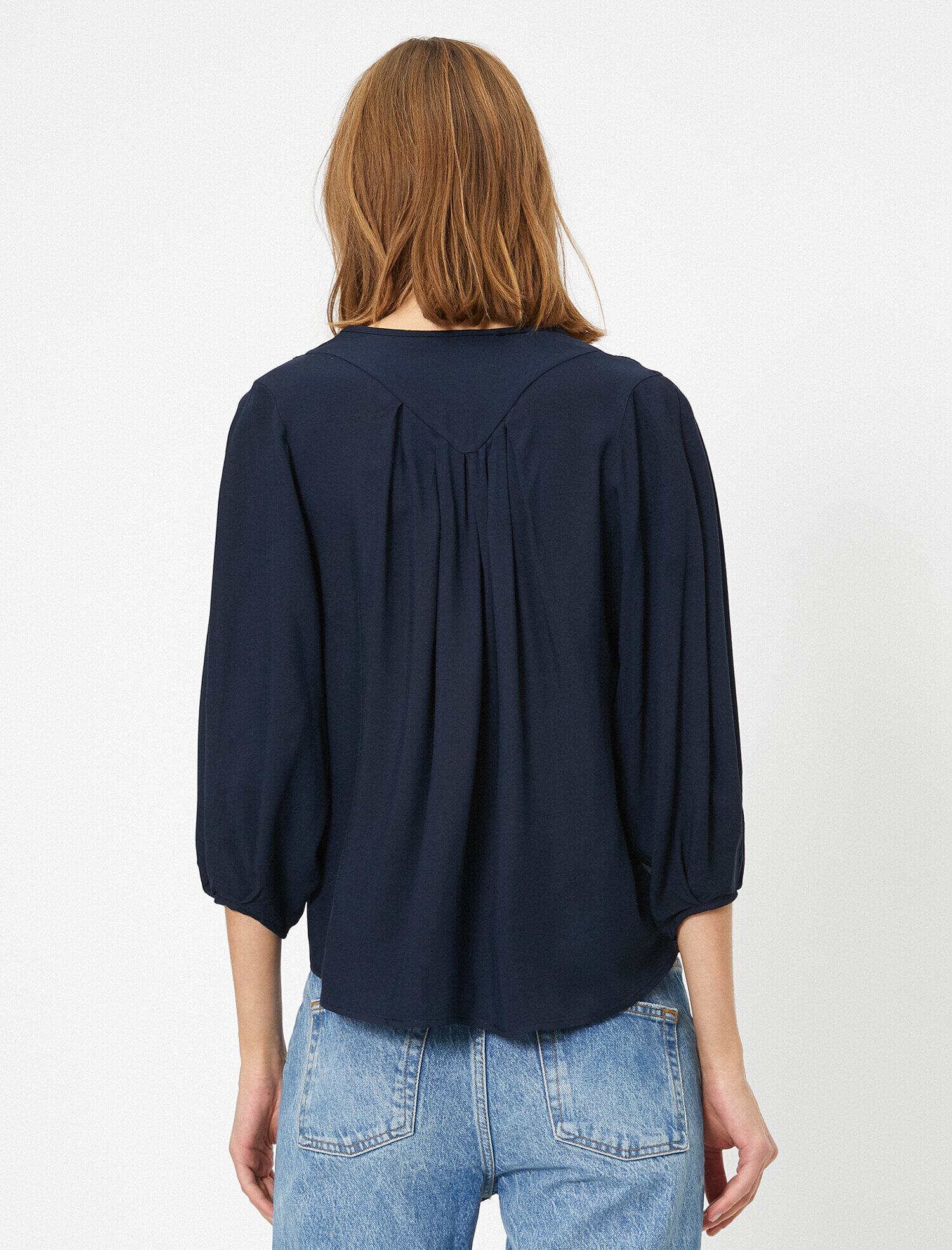   Düğme Detaylı V Yaka Bluz