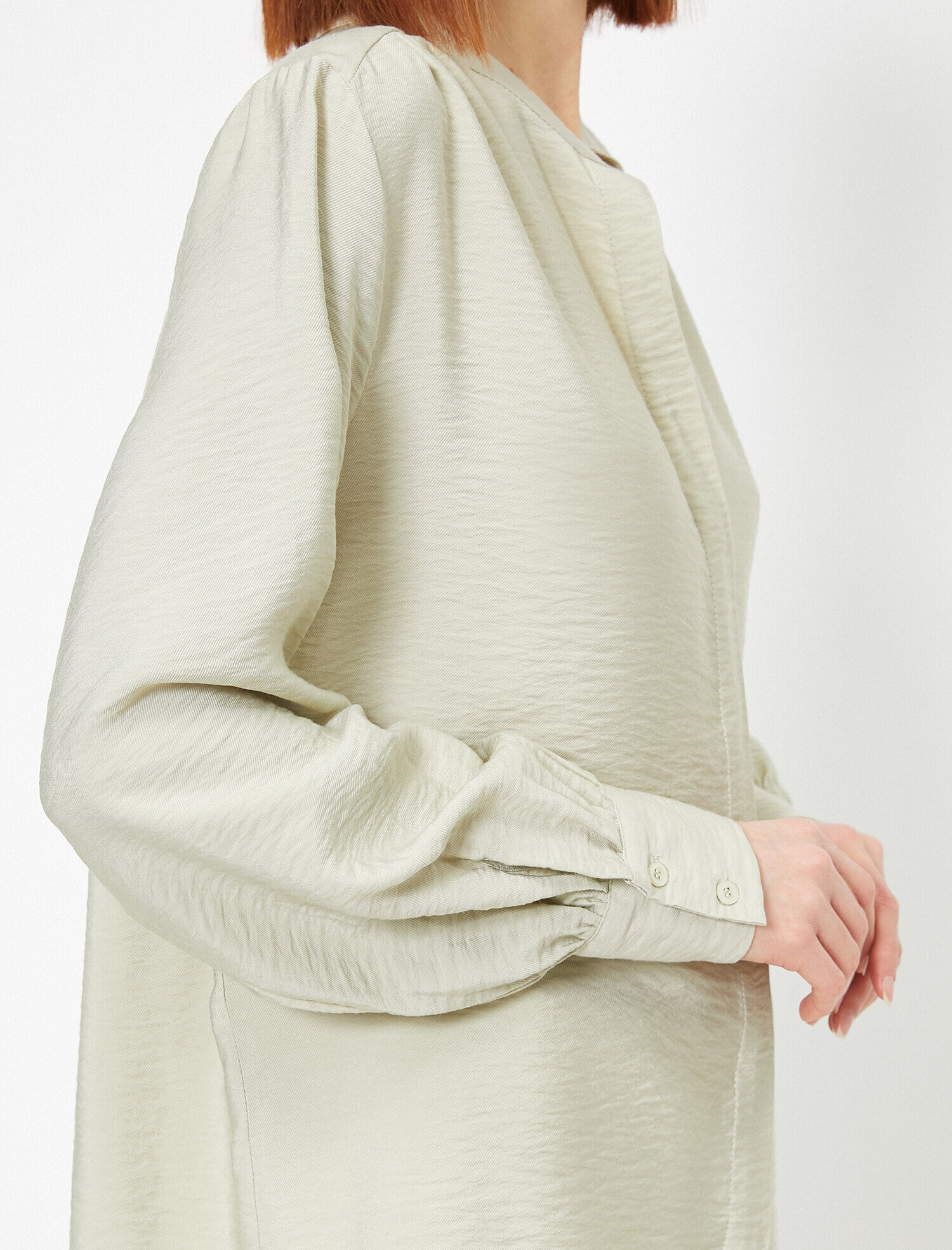   Uzun Kollu Hakim Yaka Gömlek