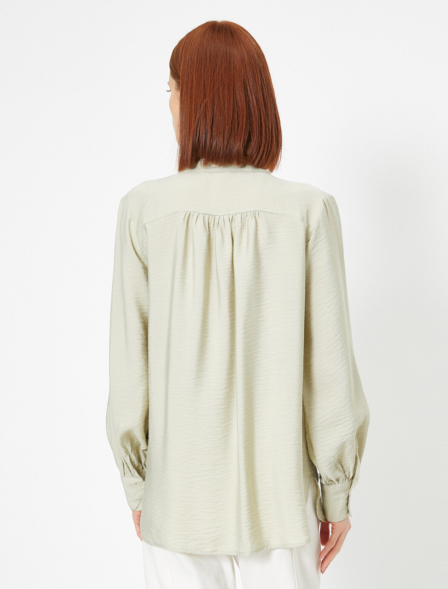   Uzun Kollu Hakim Yaka Gömlek