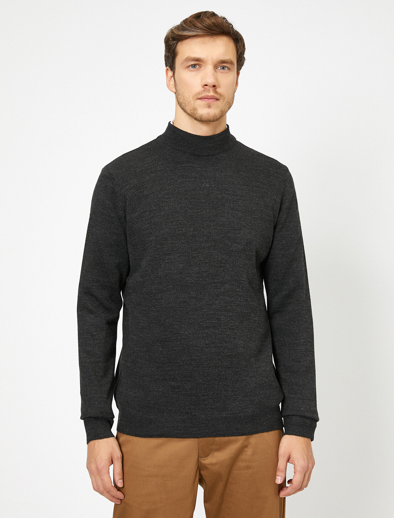   Yüksek Yaka Triko Kazak