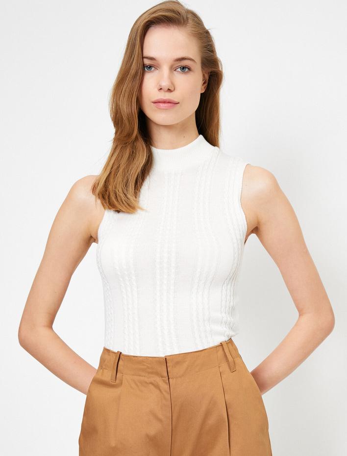  Kolsuz Örgü Detaylı Triko Kazak