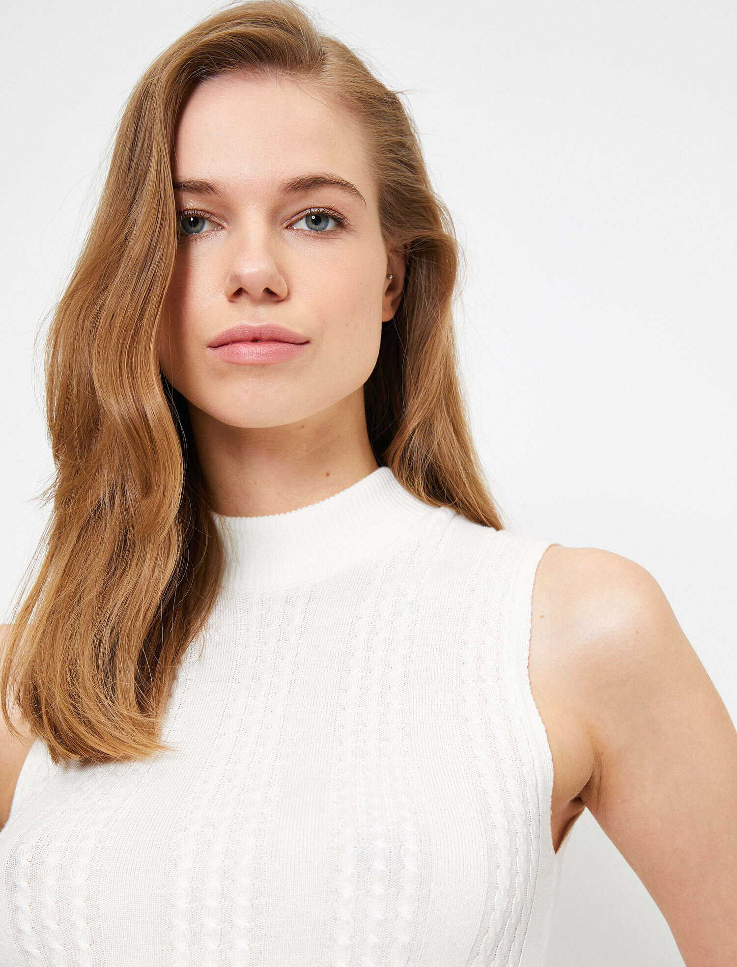   Kolsuz Örgü Detaylı Triko Kazak