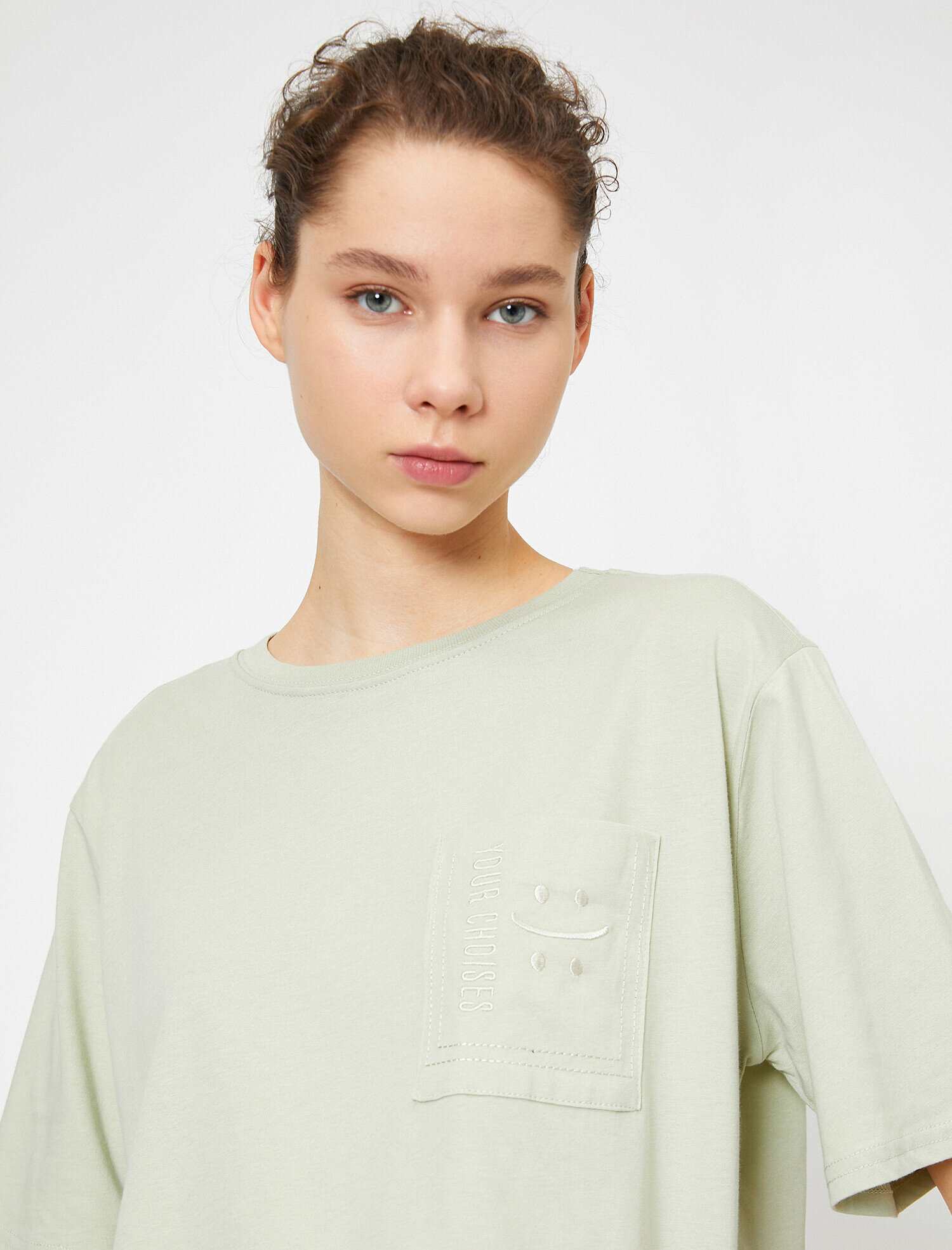   Cep Detaylı Tişört