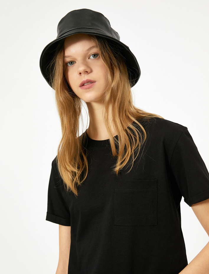  Cep Detaylı Tişört