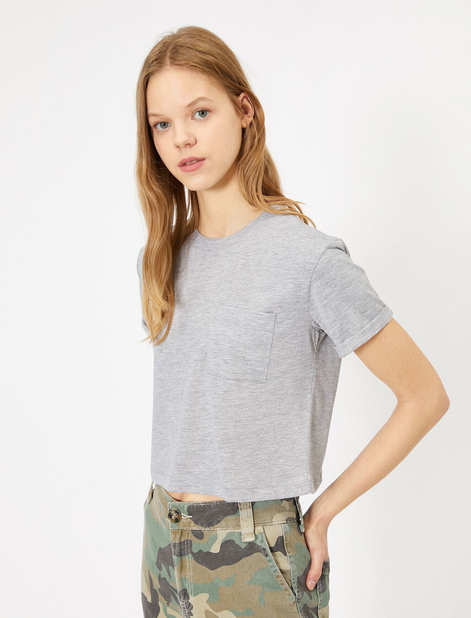   Cep Detaylı Tişört