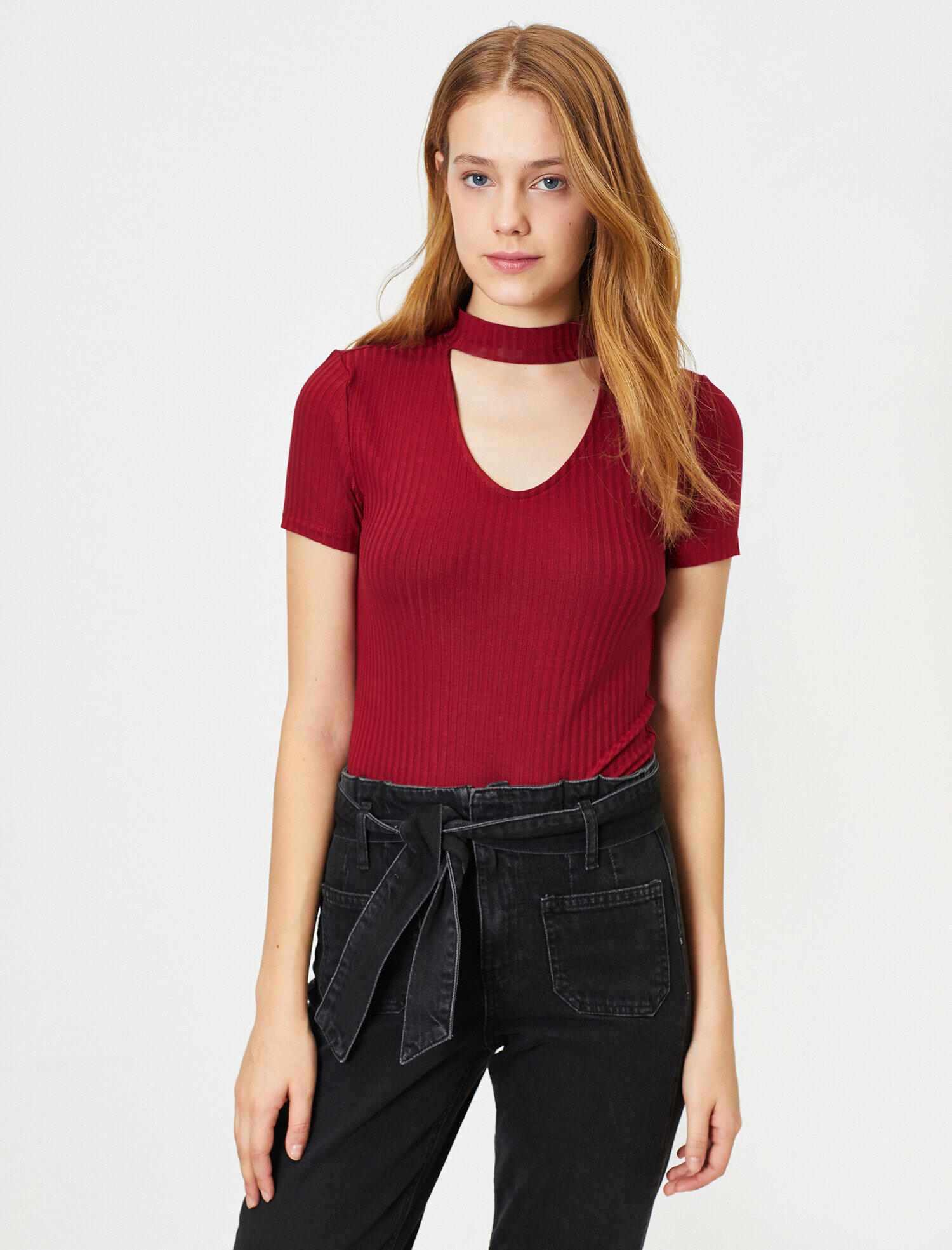   Yaka Detaylı Tişört