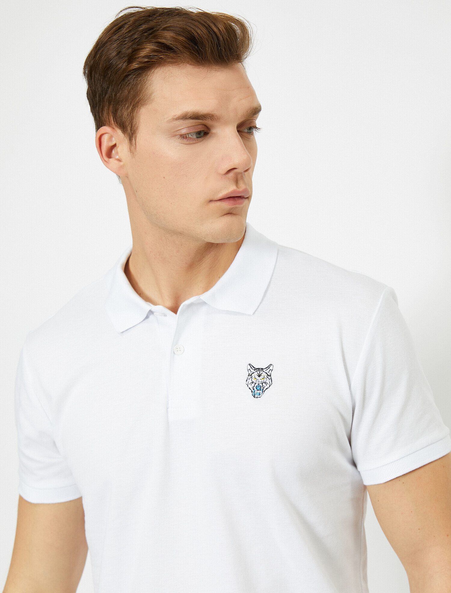   Polo Yaka Göğsü Aslan İşlemeli Slim Fit Tişört